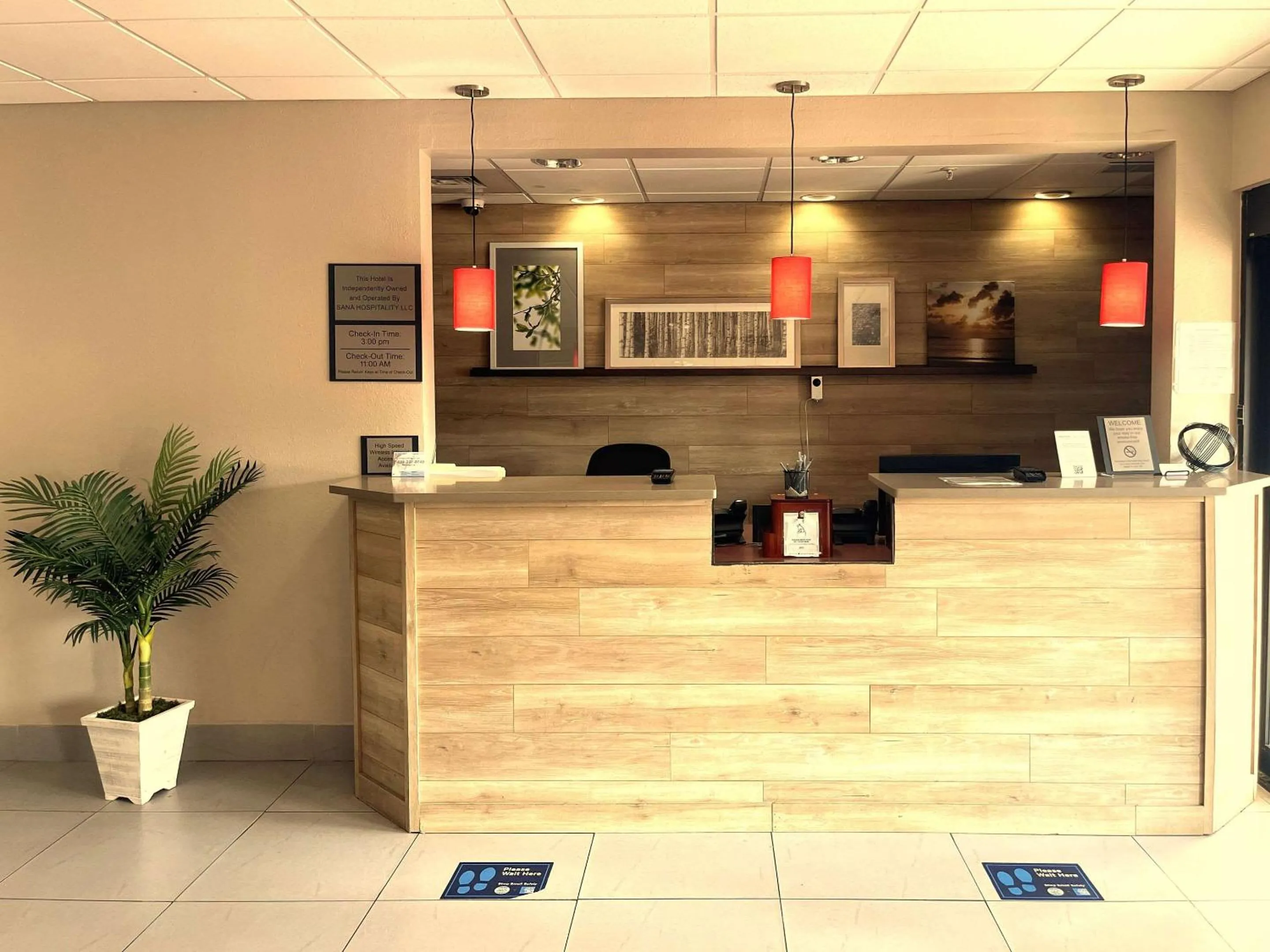 Lobby or reception in Country Inn & Suites by Radisson, Midway - Tallahassee West