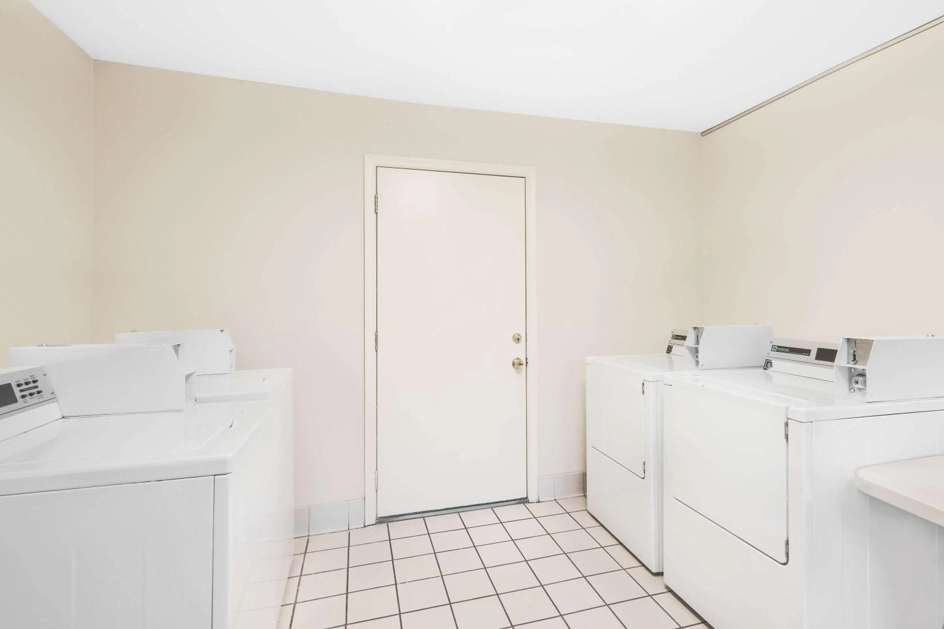 On site in Days Inn by Wyndham Springfield/Phil.Intl Airport