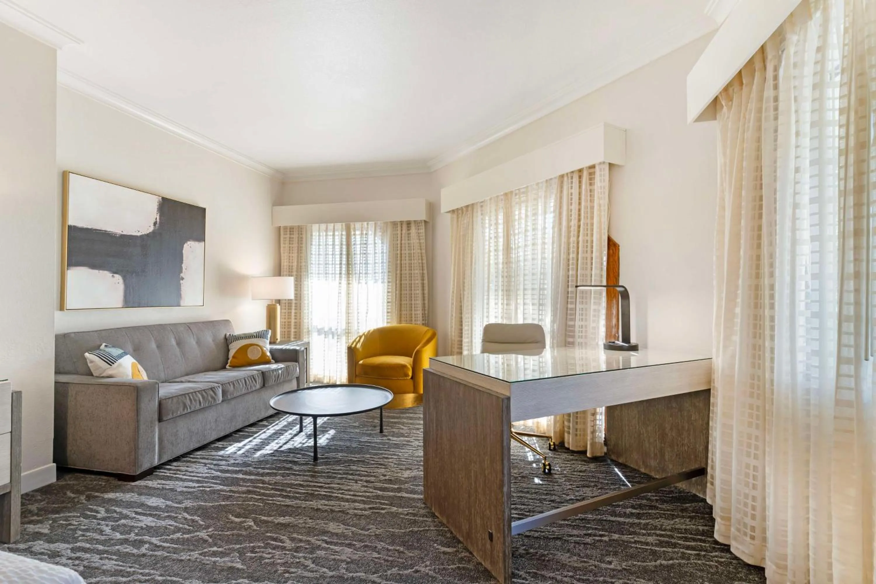 Bedroom in Best Western Plus Novato Oaks Inn