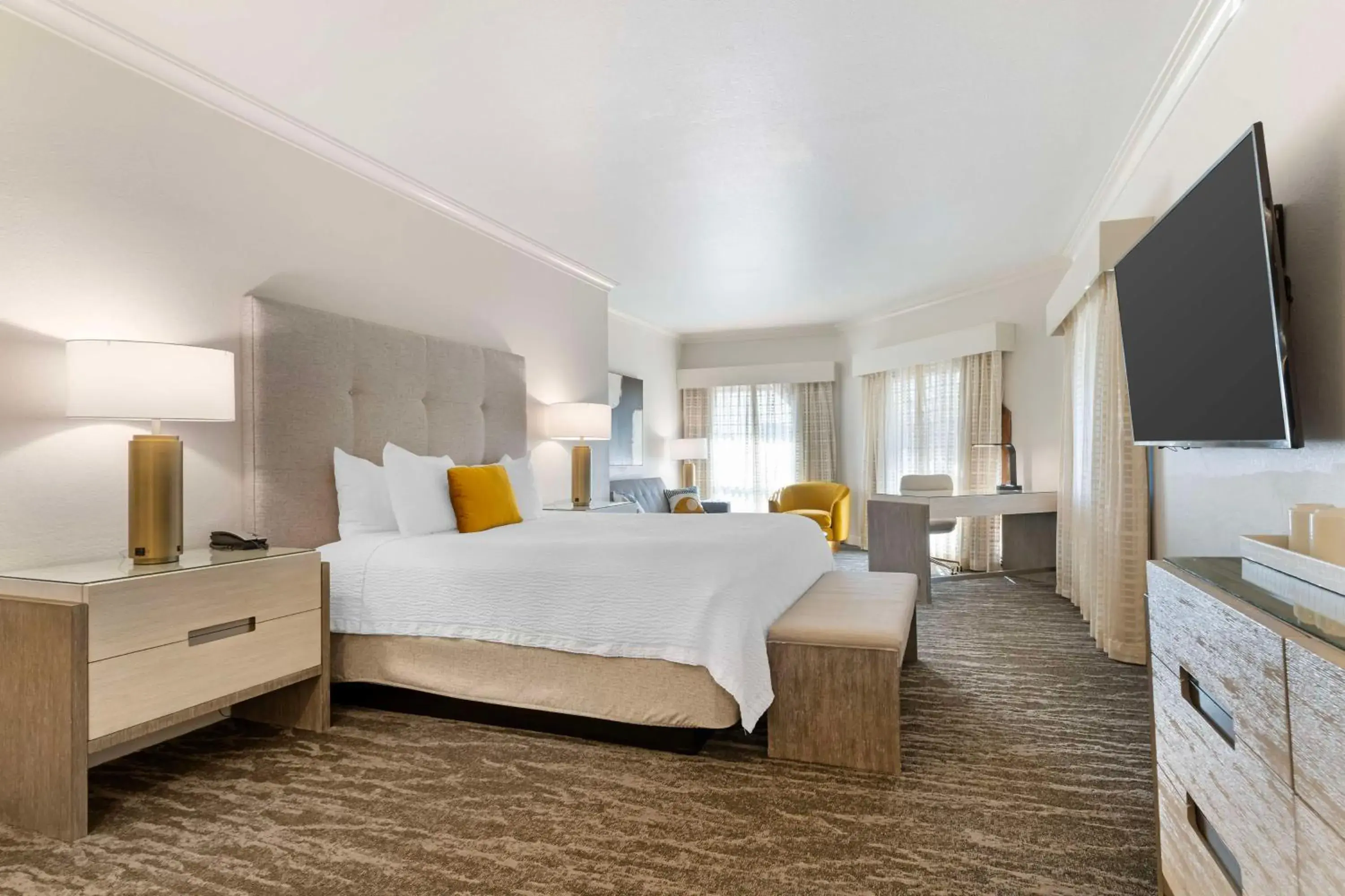 Deluxe King Room - Non Smoking in Best Western Plus Novato Oaks Inn Deluxe King Room - Non Smoking in Best Western Plus Novato Oaks Inn