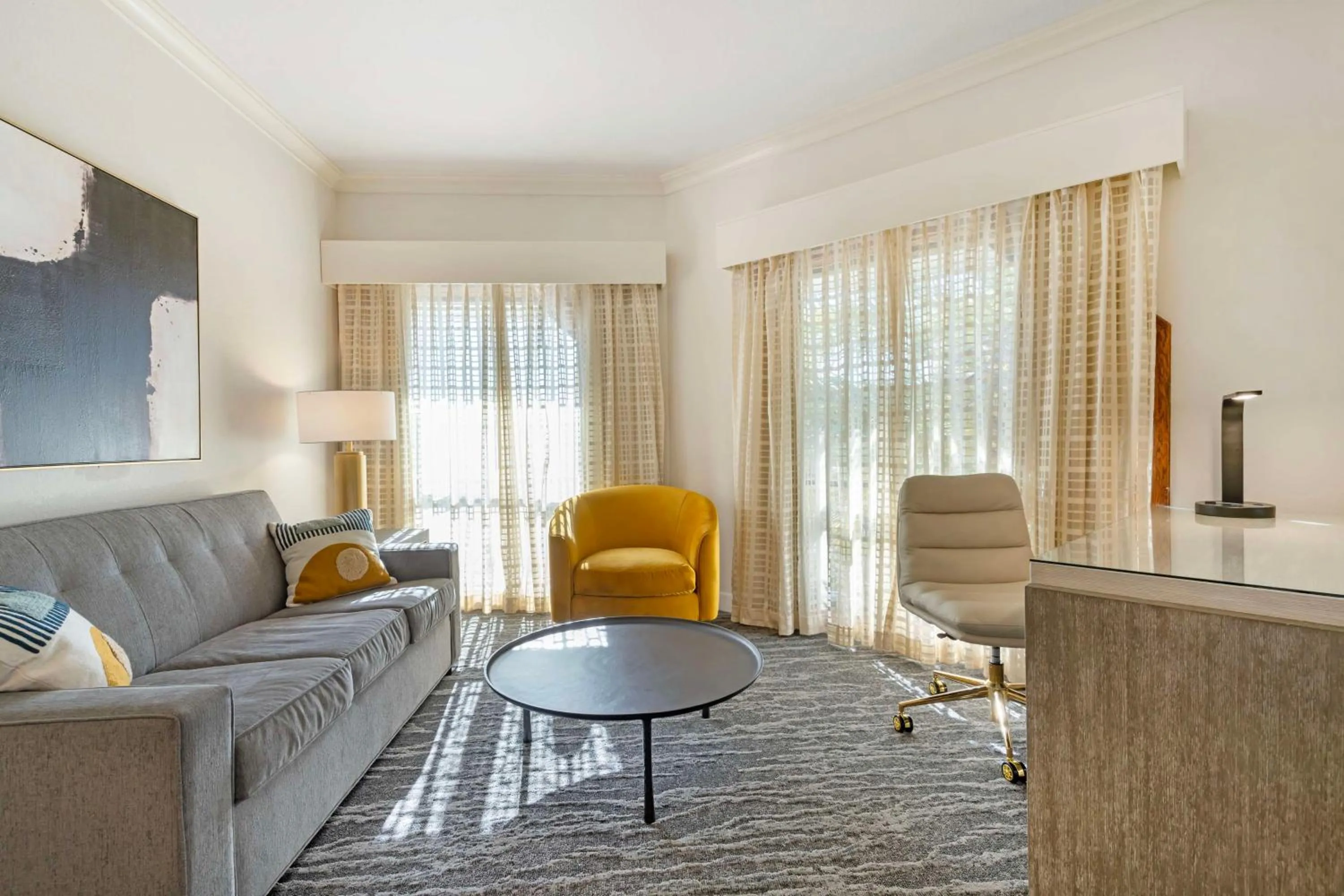 Bedroom in Best Western Plus Novato Oaks Inn