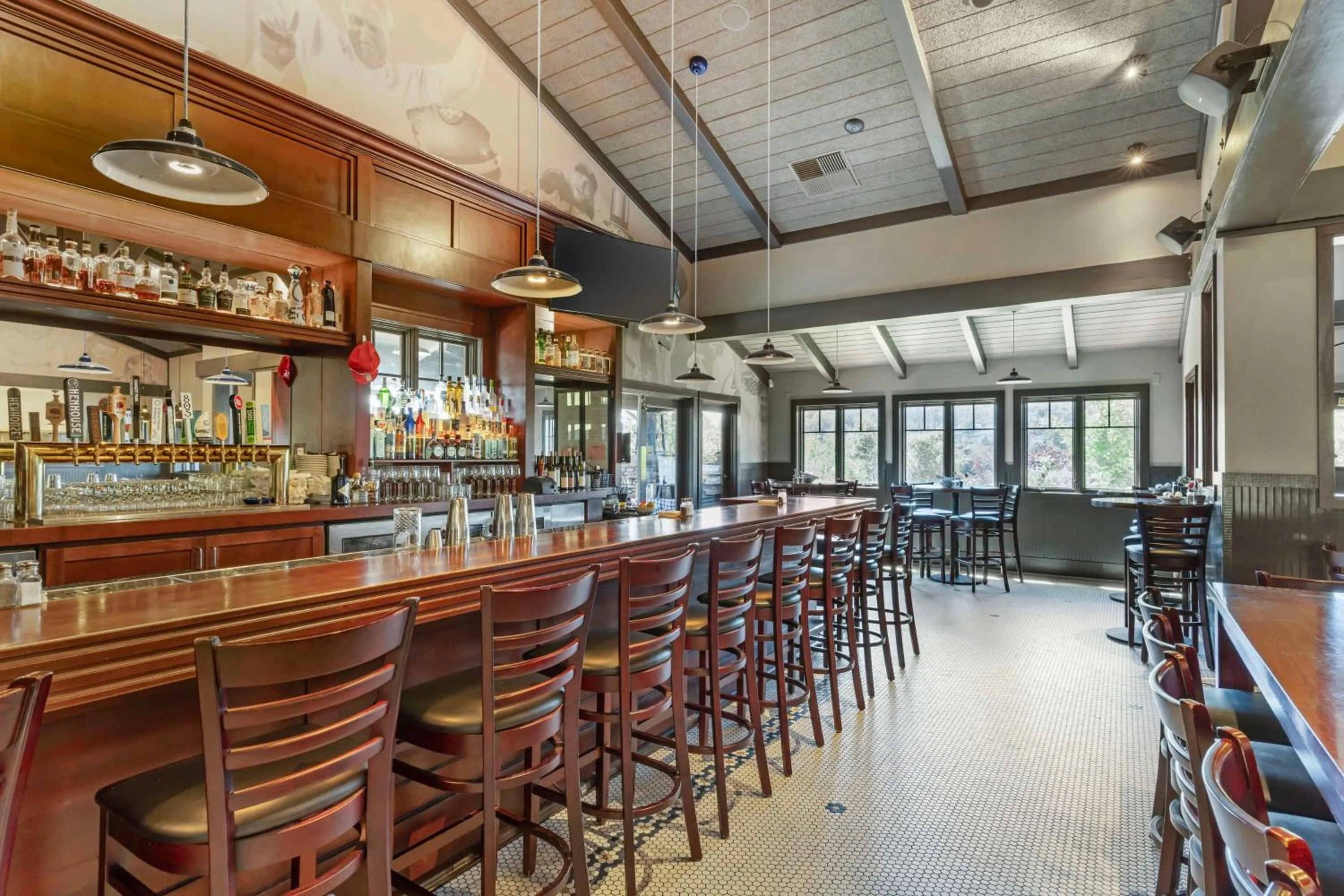 Restaurant/places to eat in Best Western Plus Novato Oaks Inn