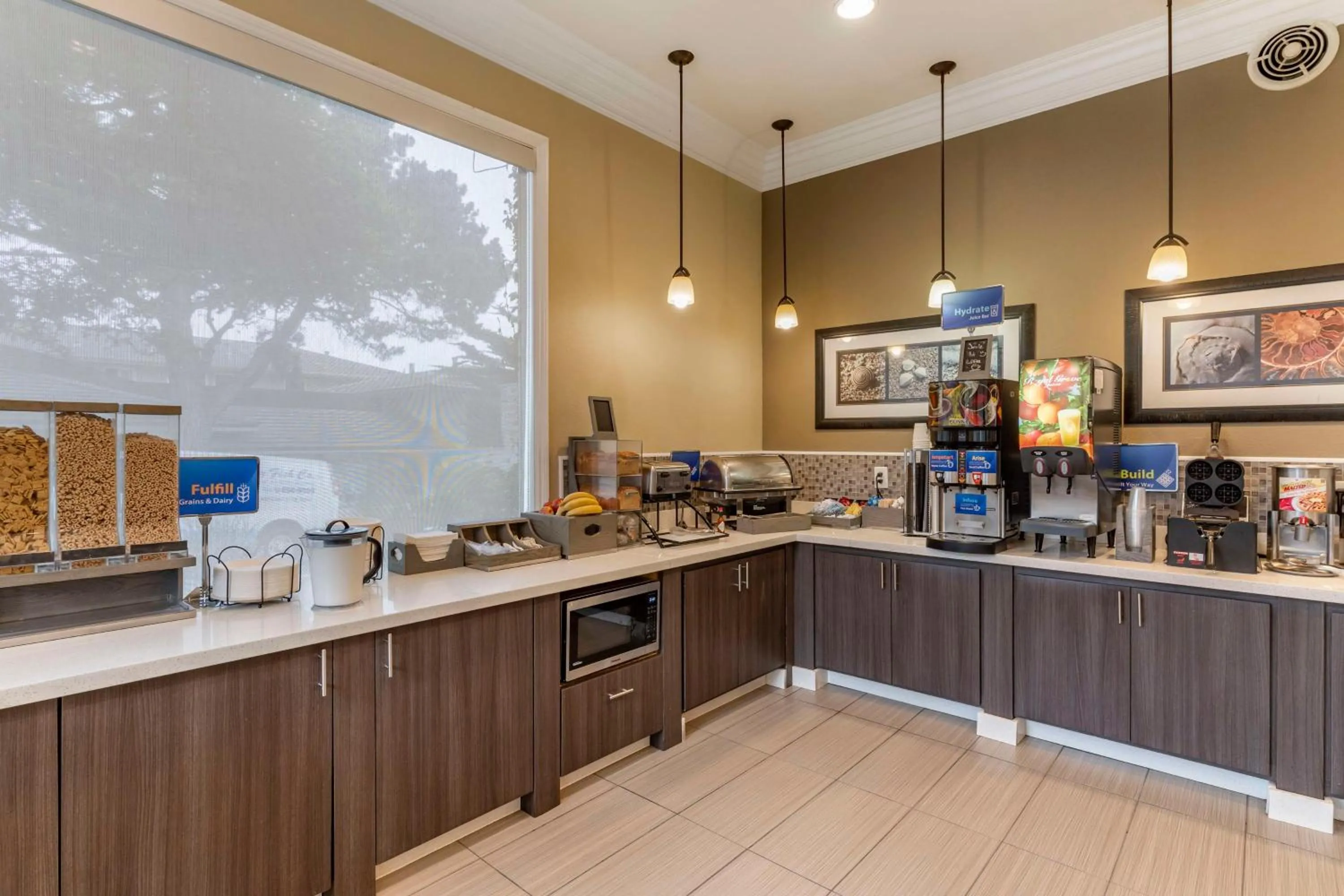 Breakfast in Best Western Carmel's Town House Lodge