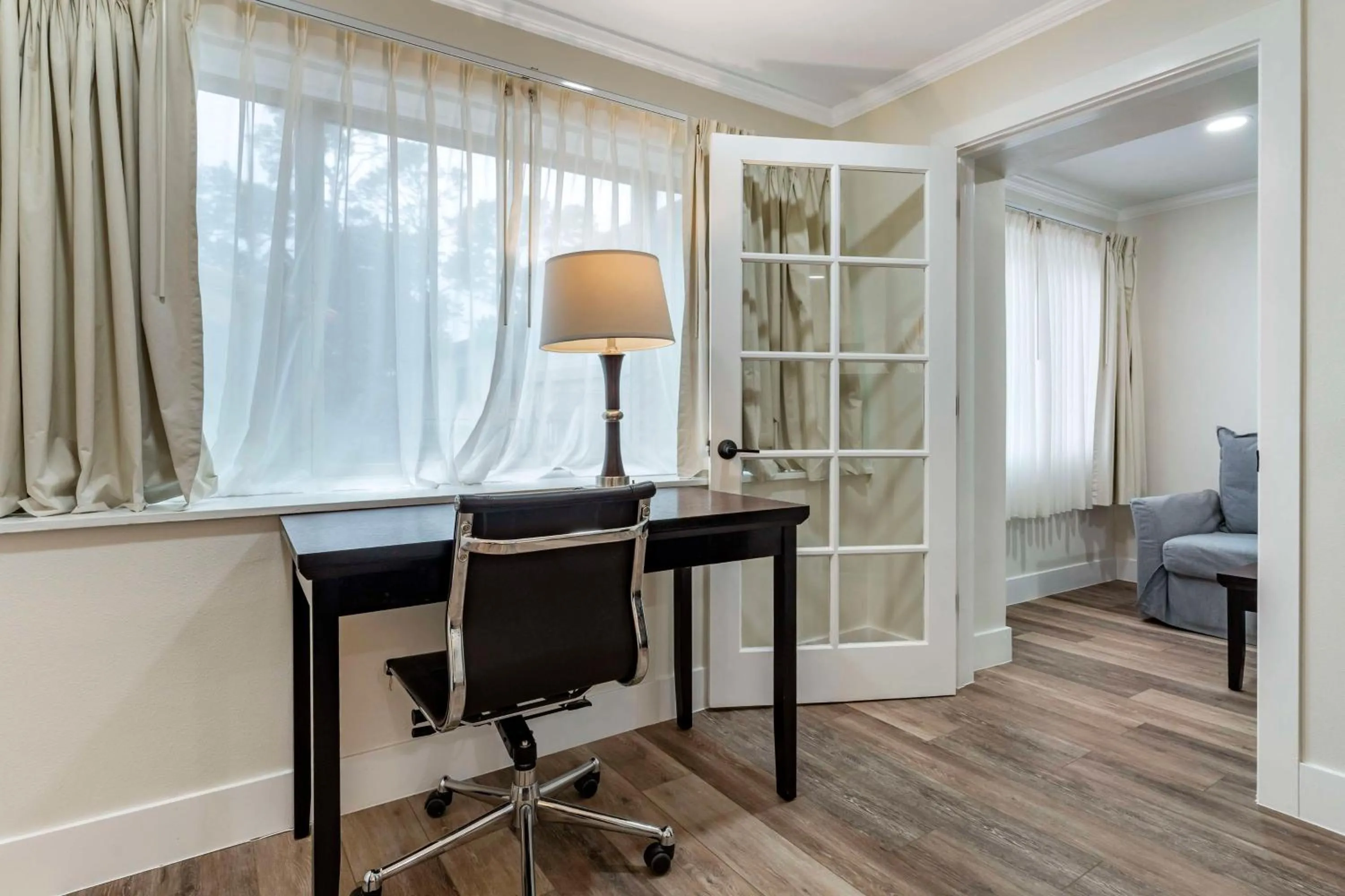 Bedroom in Best Western Carmel's Town House Lodge