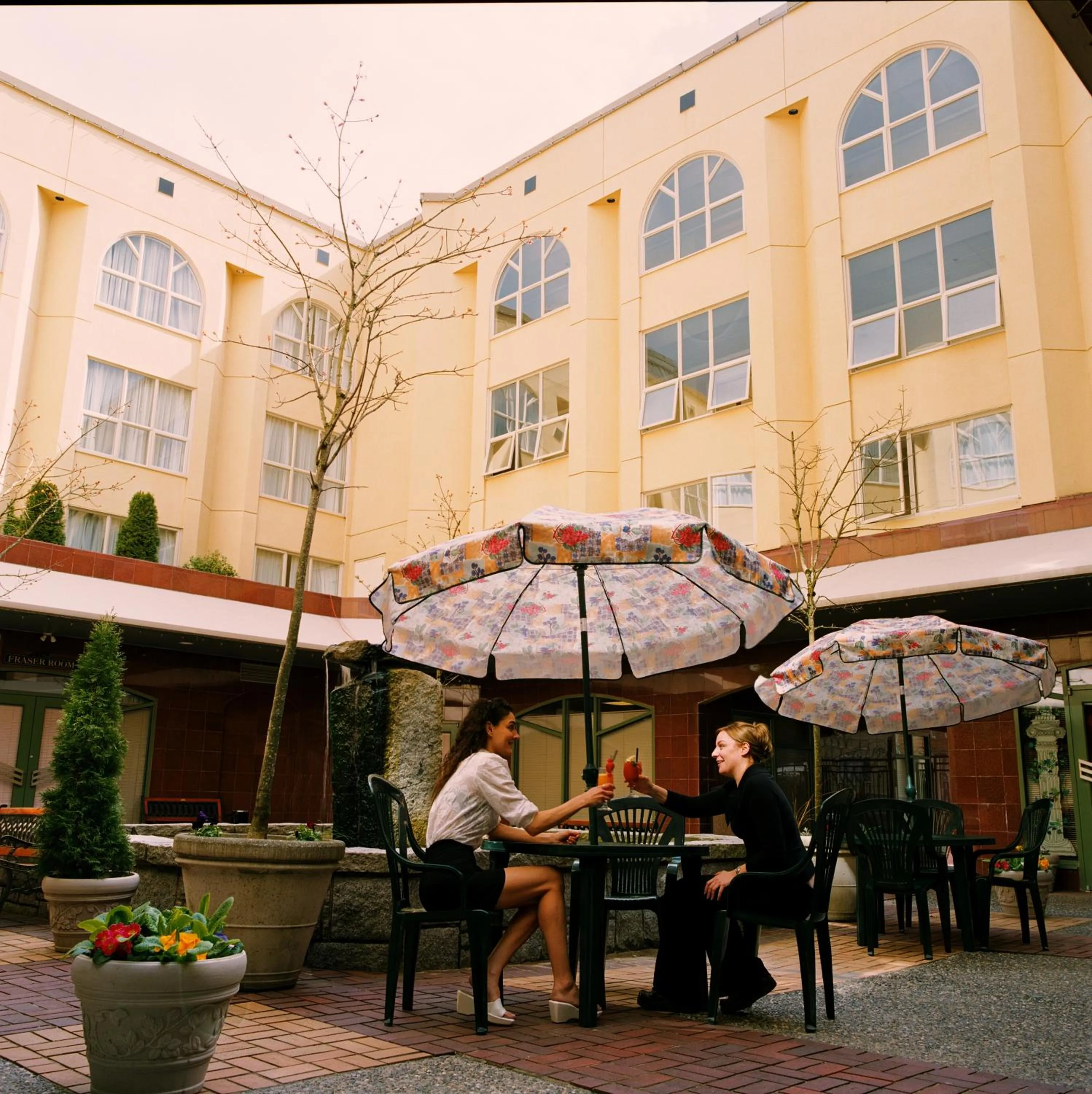 Day in Harrison Lake Hotel