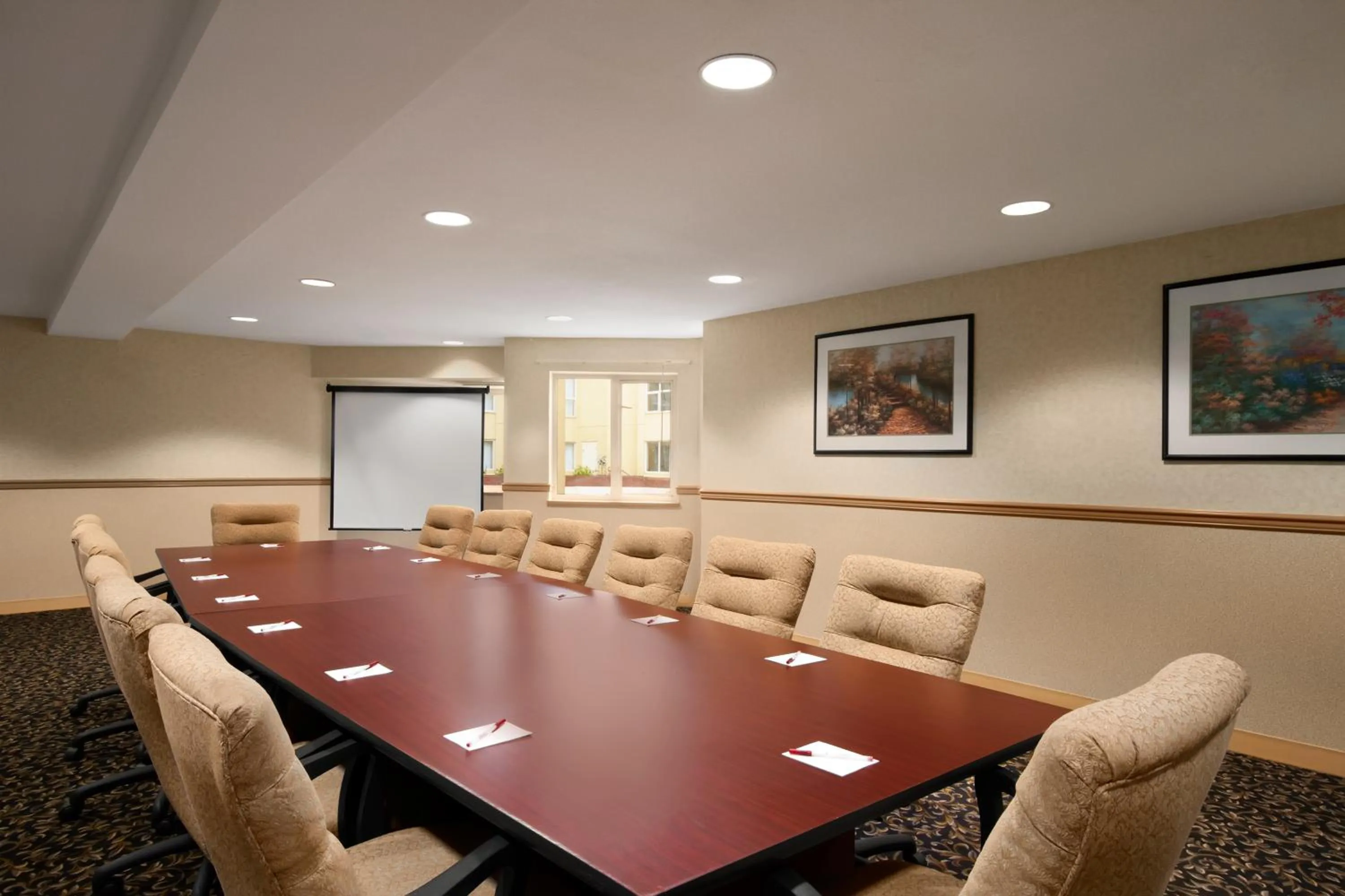 Business facilities in Harrison Lake Hotel
