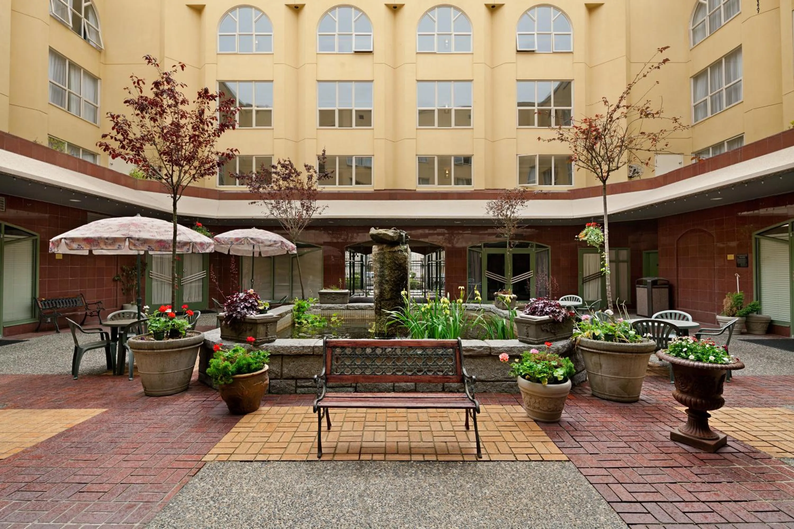 Facade/entrance in Harrison Lake Hotel
