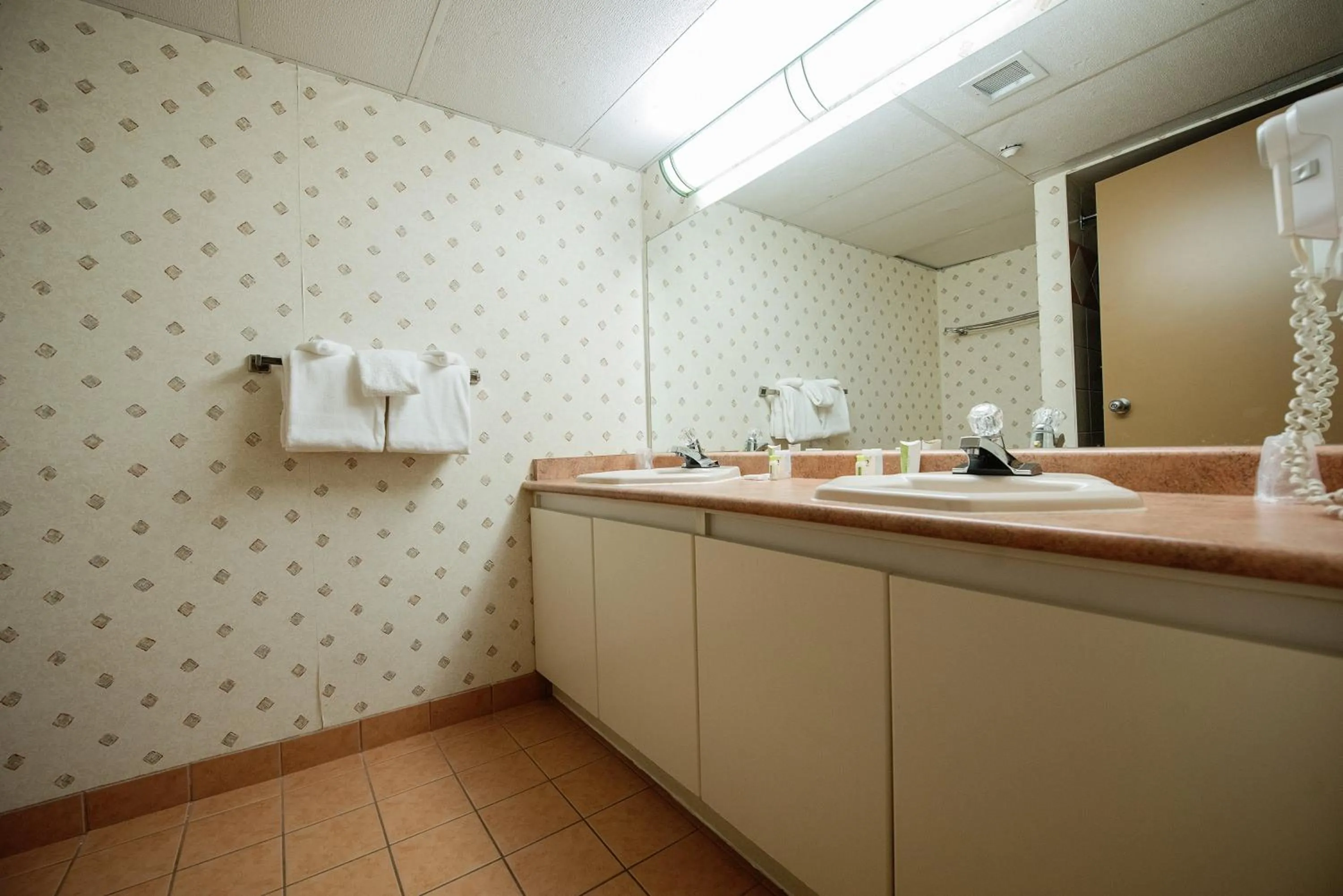 Bathroom in Harrison Lake Hotel