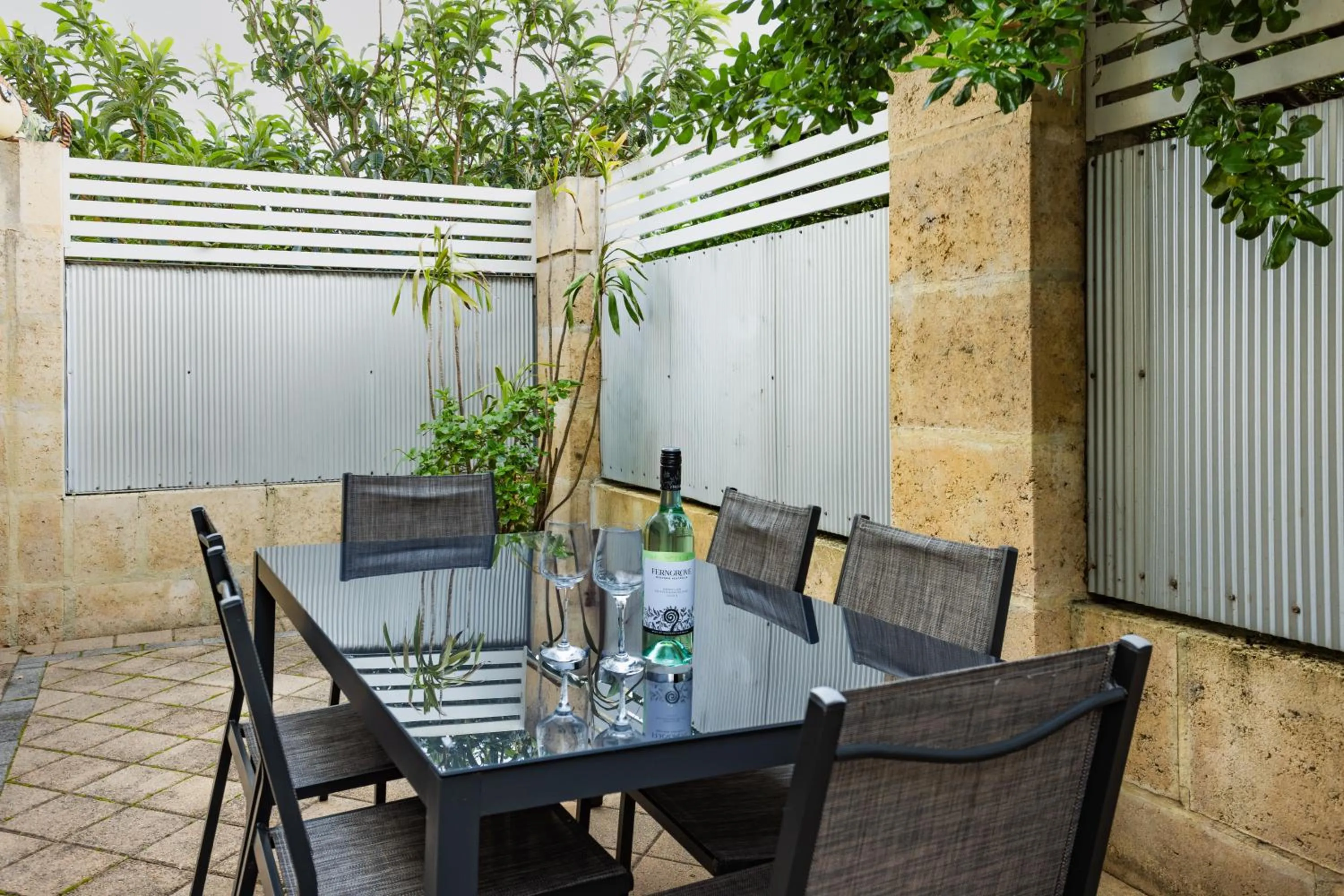 Inner courtyard view in Albany Harbourside Apartments And Houses