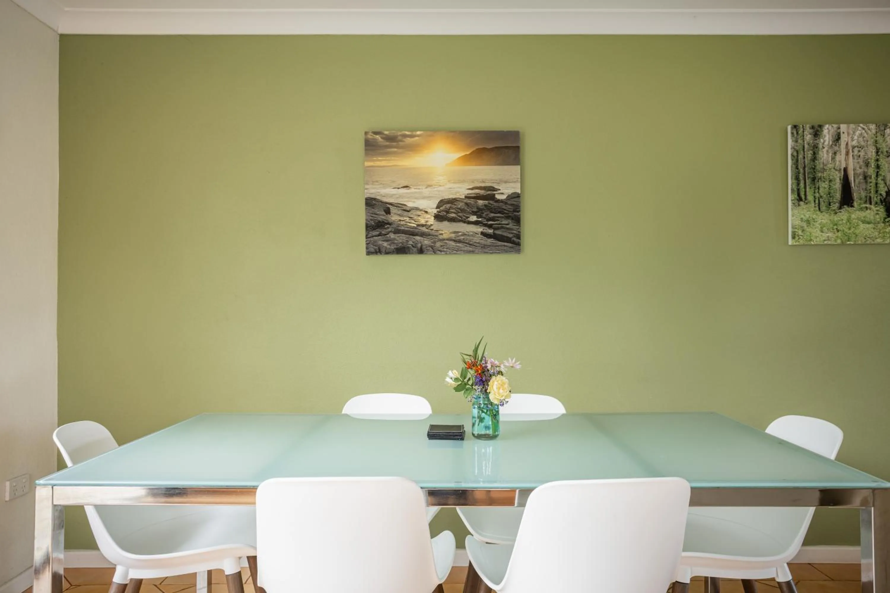 Seating area in Albany Harbourside Apartments And Houses