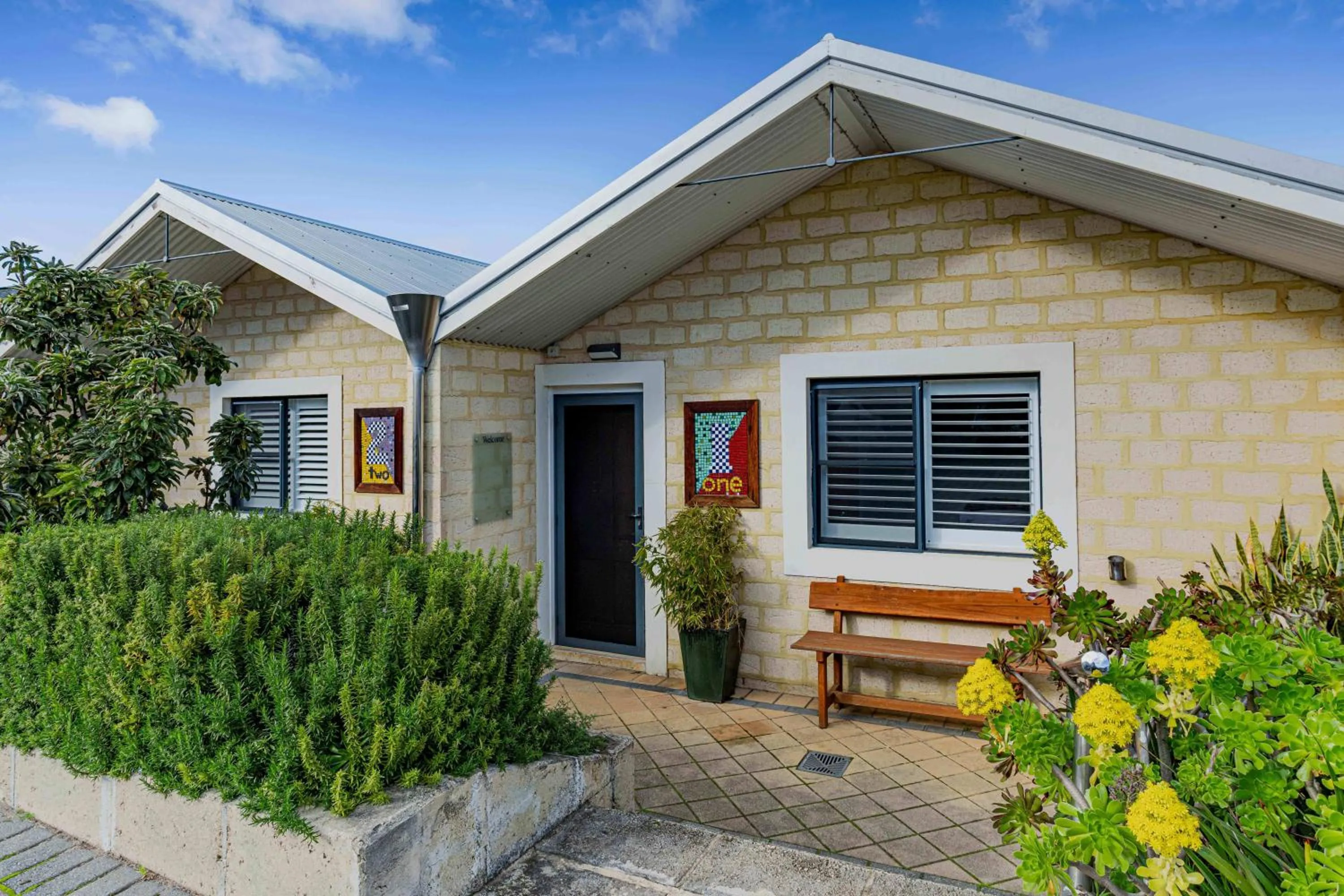 Property building in Albany Harbourside Apartments And Houses