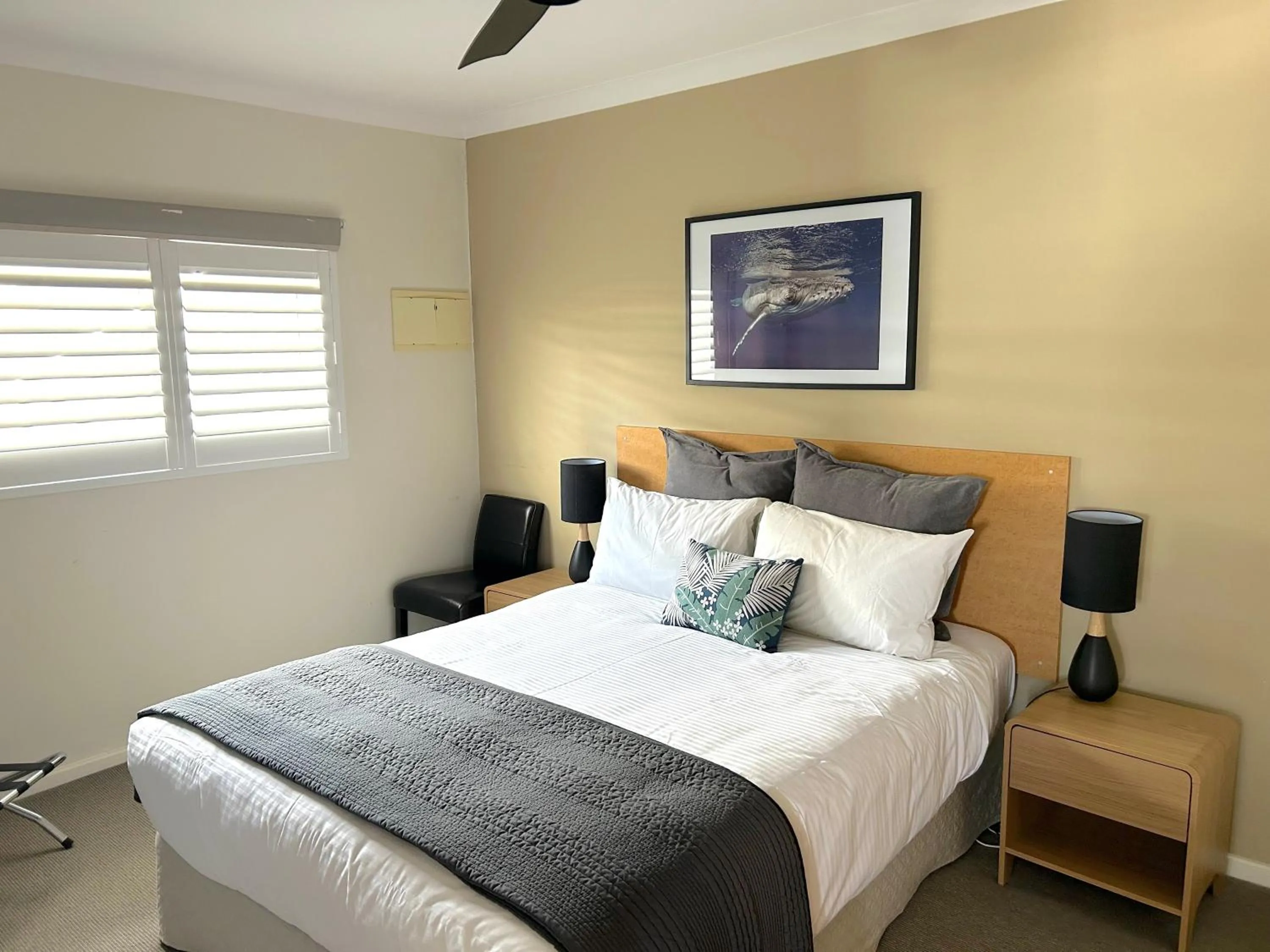 Bedroom, Bed in Albany Harbourside Apartments And Houses