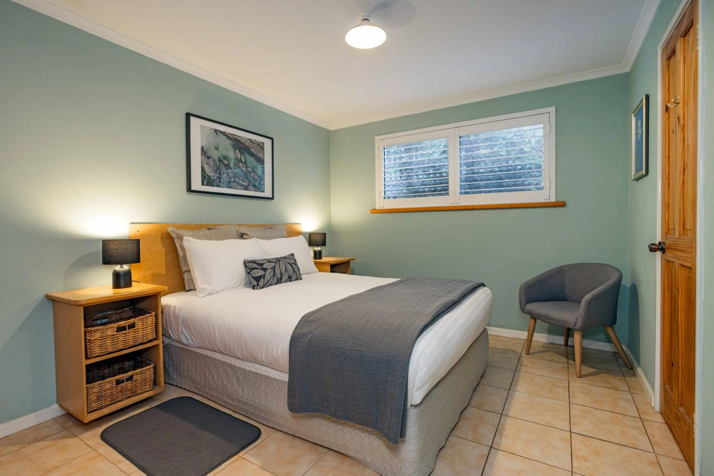 Bedroom, Bed in Albany Harbourside Apartments And Houses