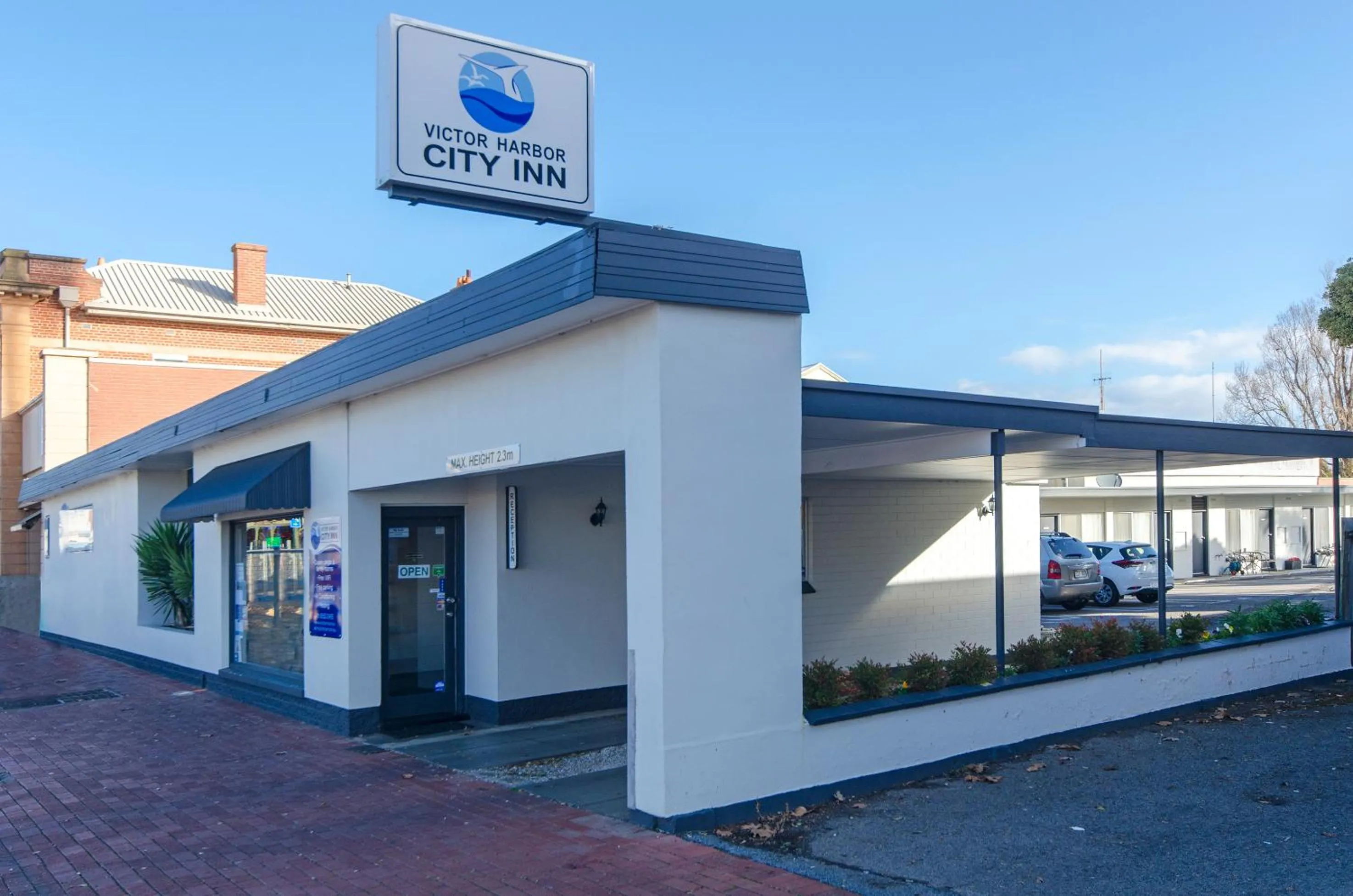 Facade/entrance in Victor Harbor City Inn