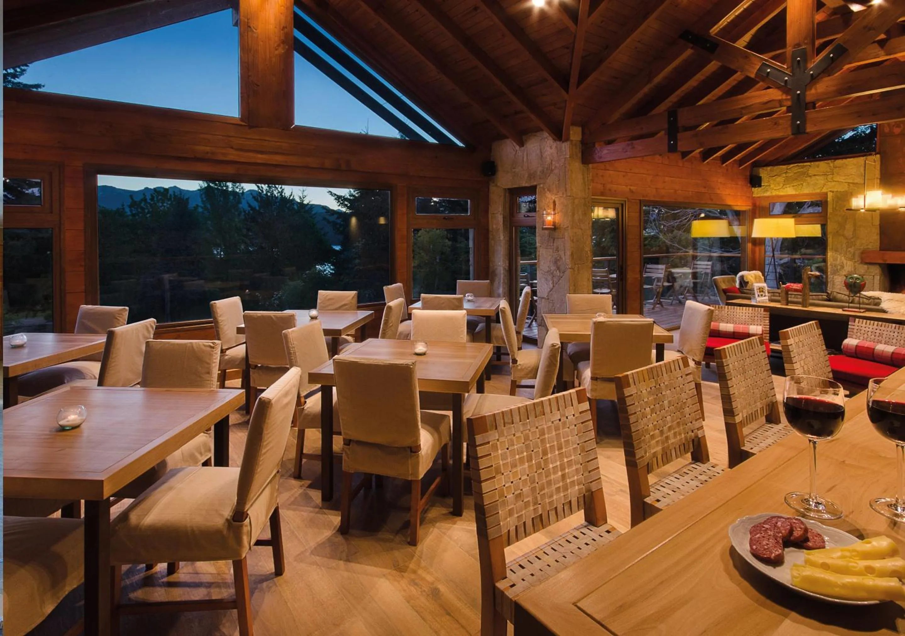 Restaurant/places to eat in Huenú by DOT Boutique