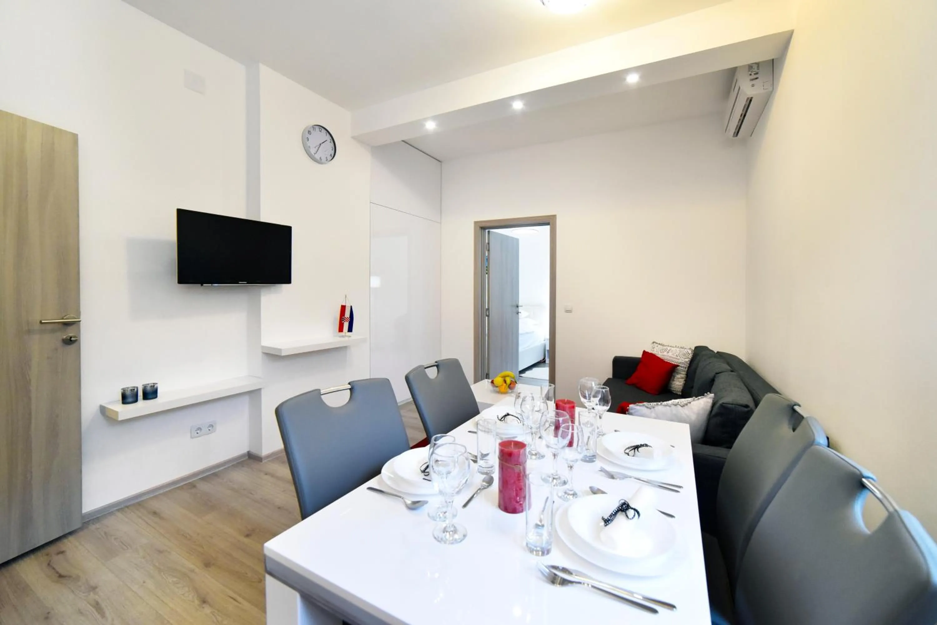 Dining area in Apartment Sermazi