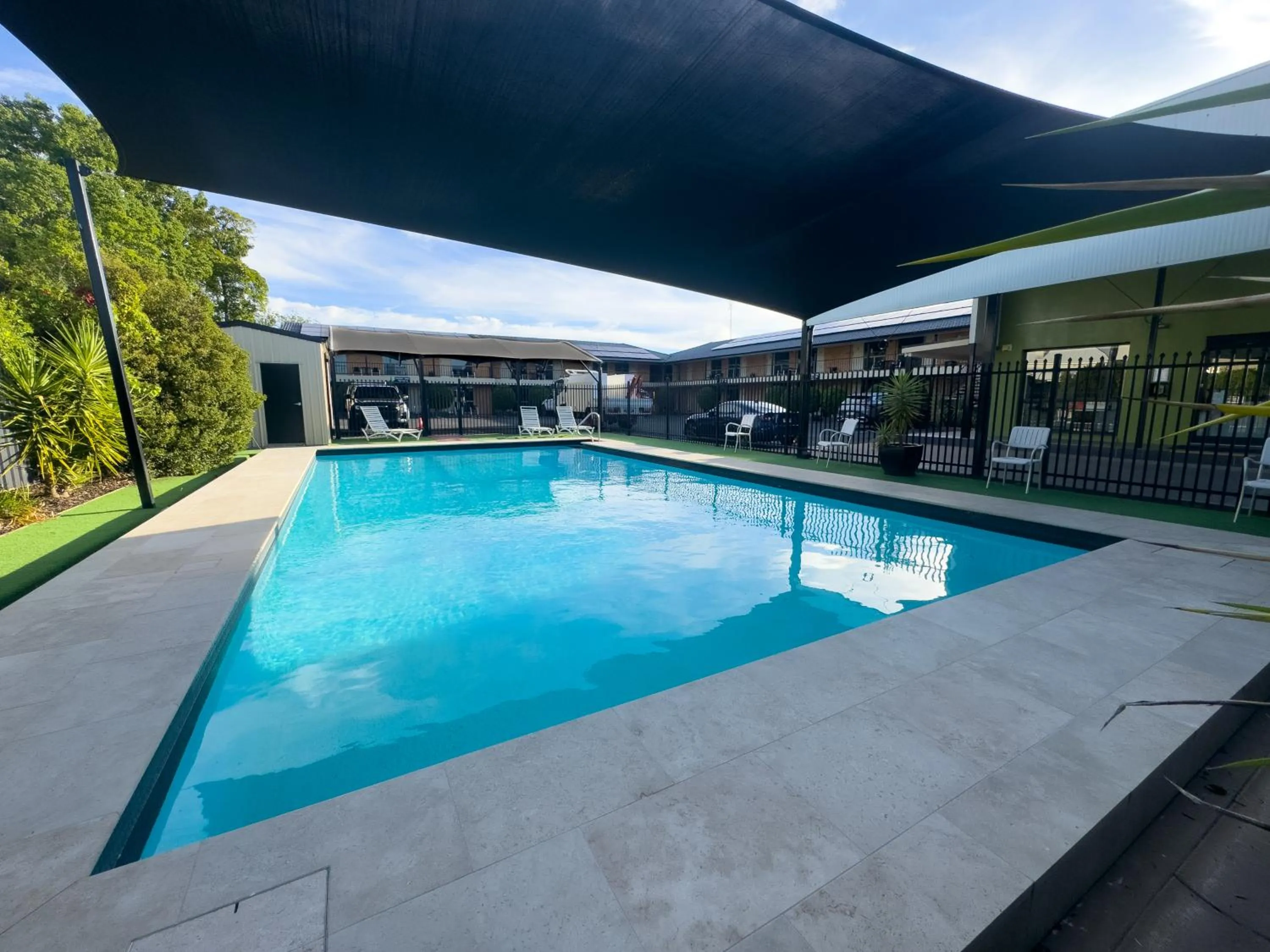 Swimming pool in Golden West Motor Inn