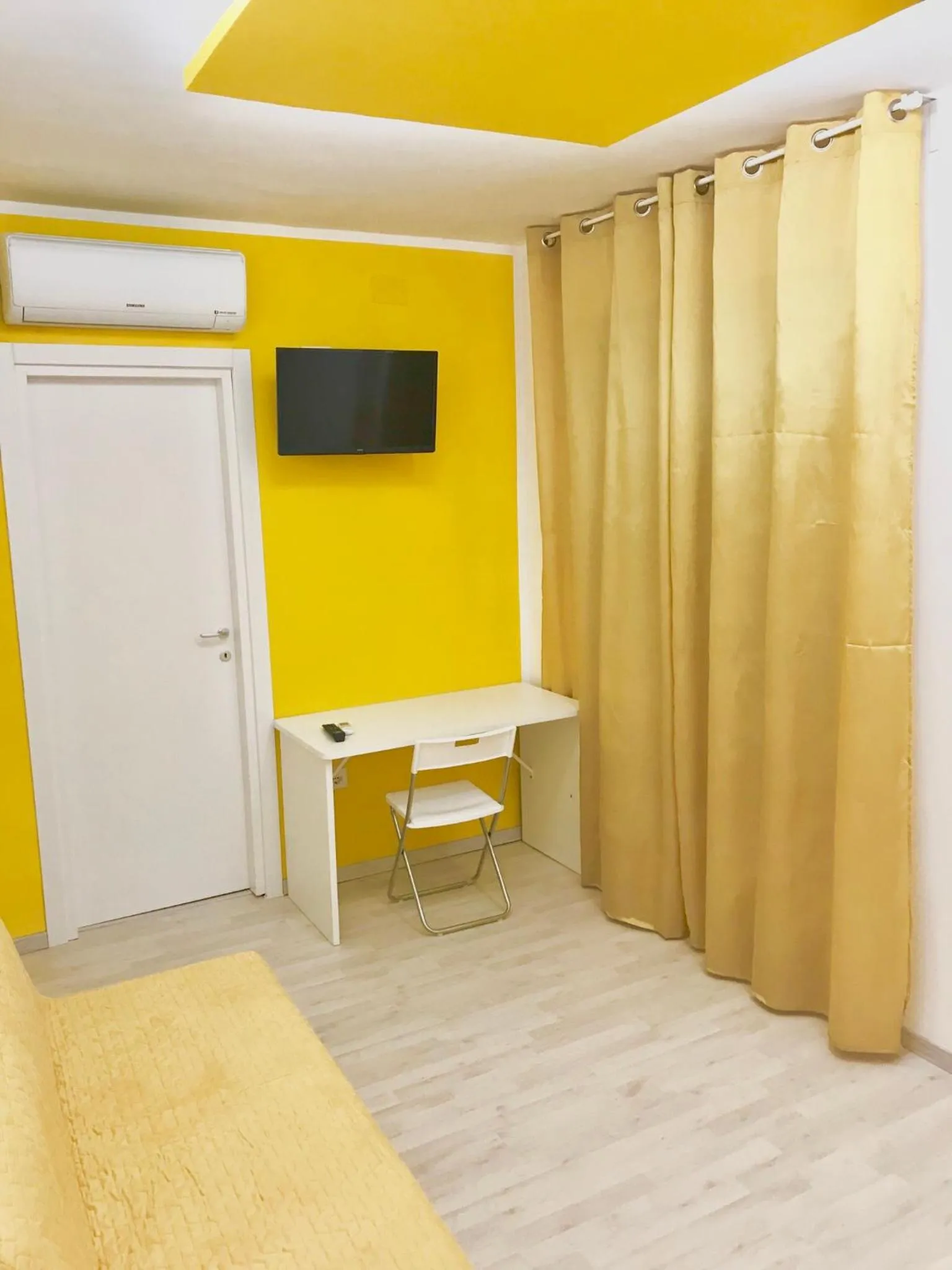 Bed in B&B Fratelli Tommasini Salerno