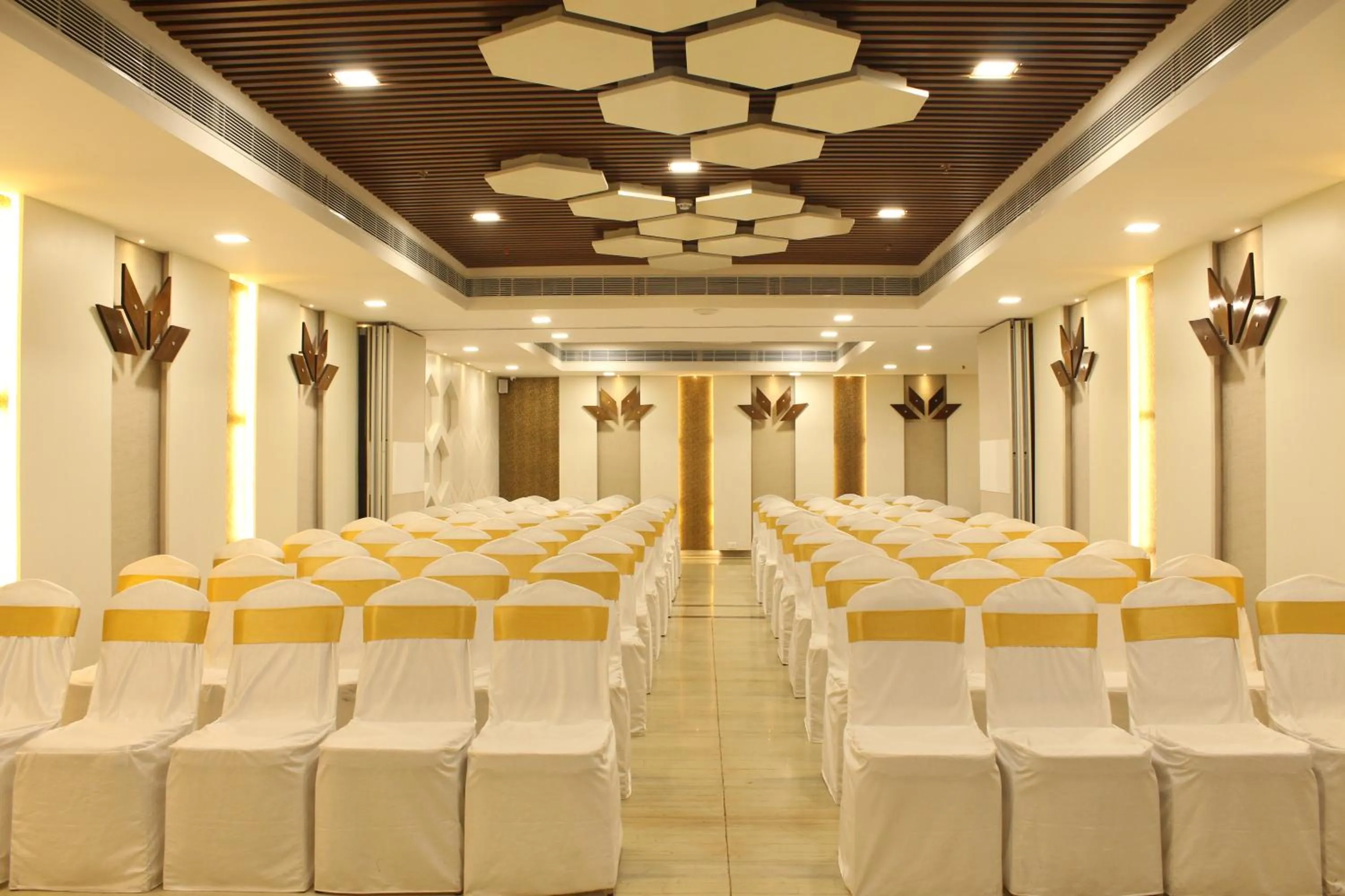 Banquet/Function facilities in Raj Park Hotel Chennai