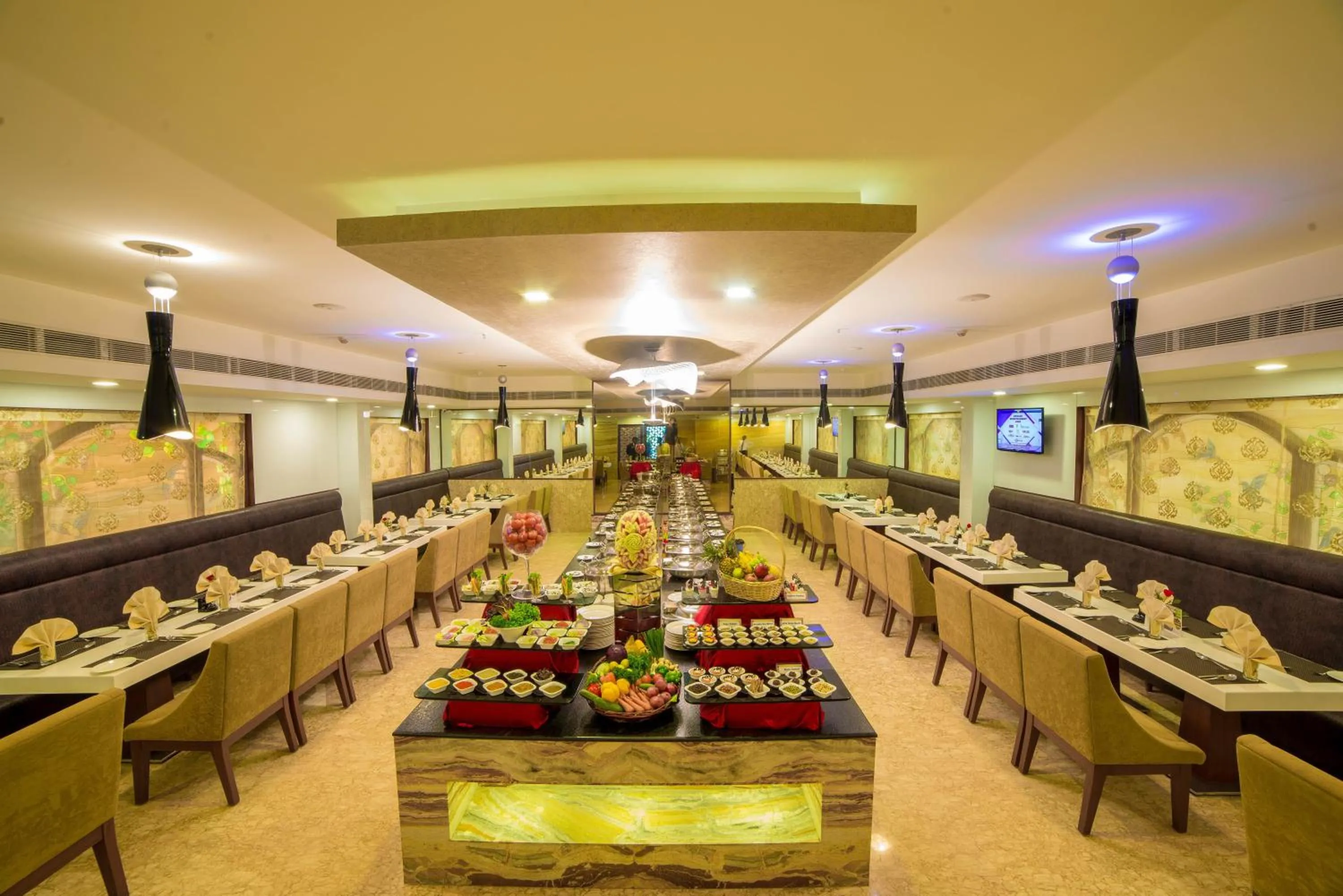 Restaurant/places to eat in Raj Park Hotel Chennai