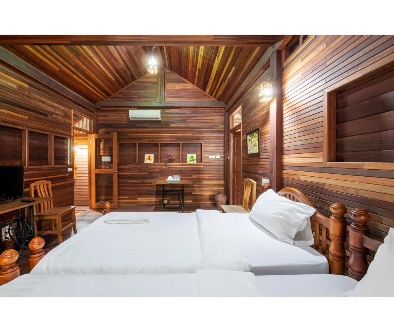 Bed in Mac Garden Resort