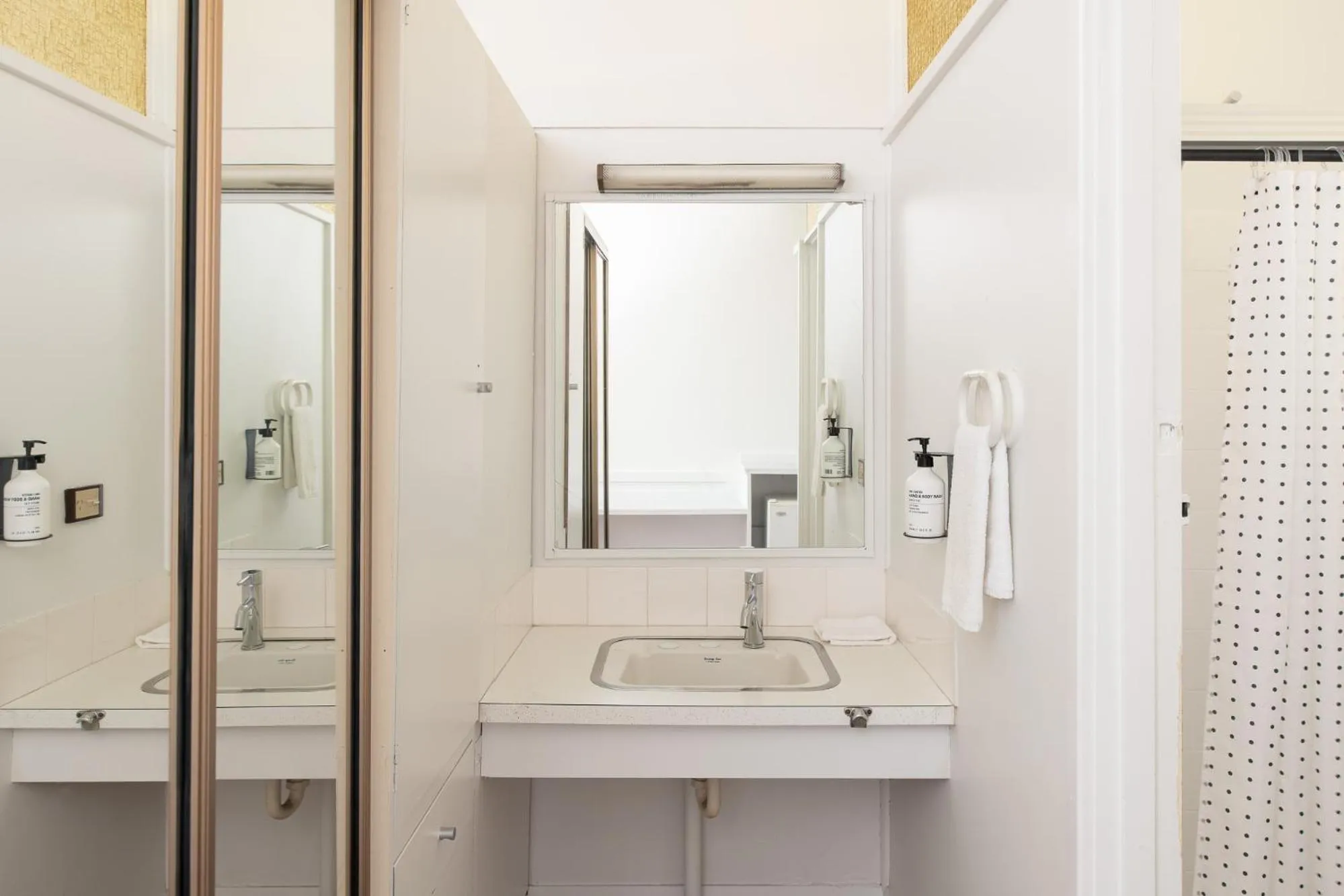 Village Family Motor Inn