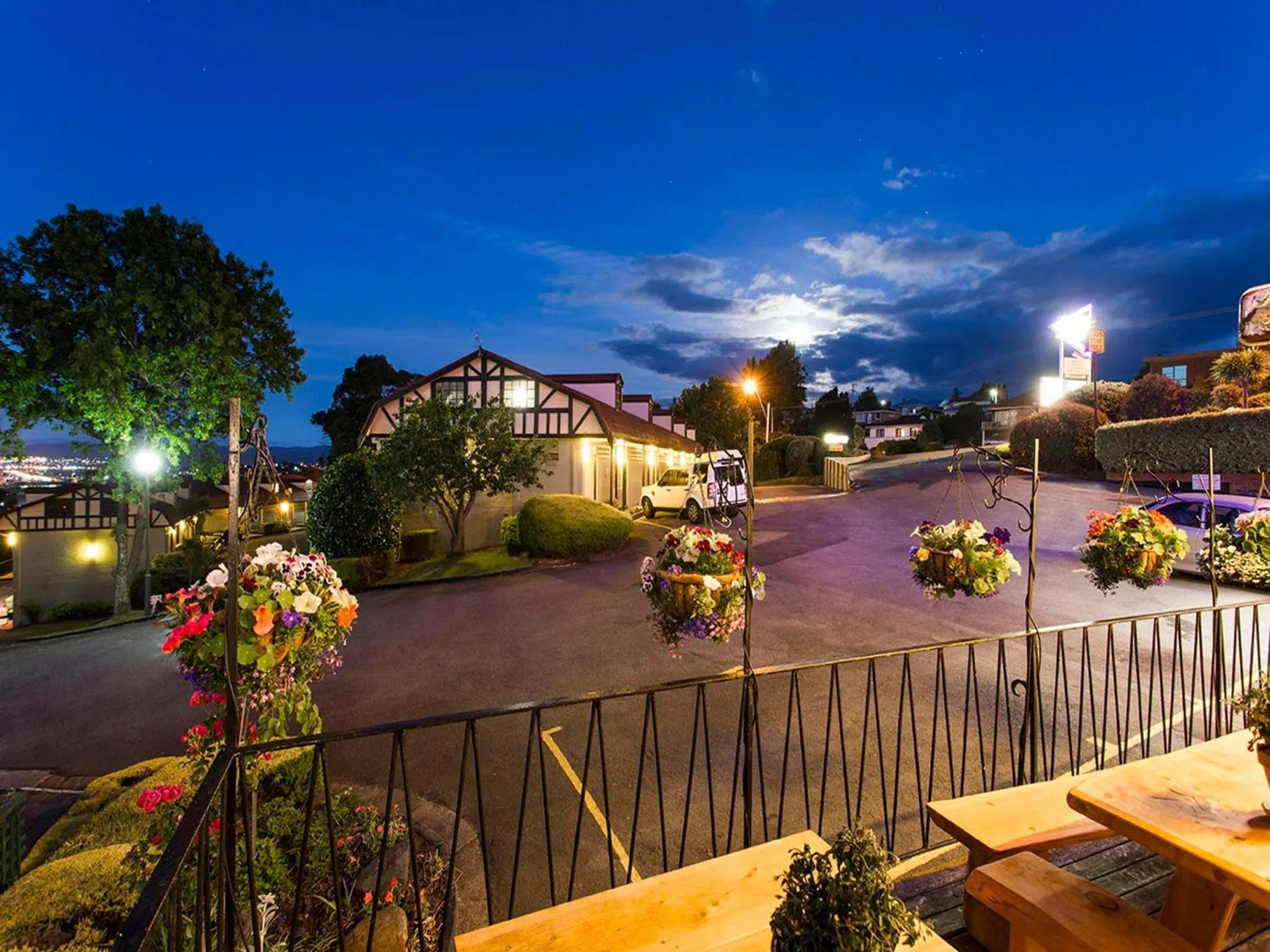 Facade/entrance in Village Family Motor Inn