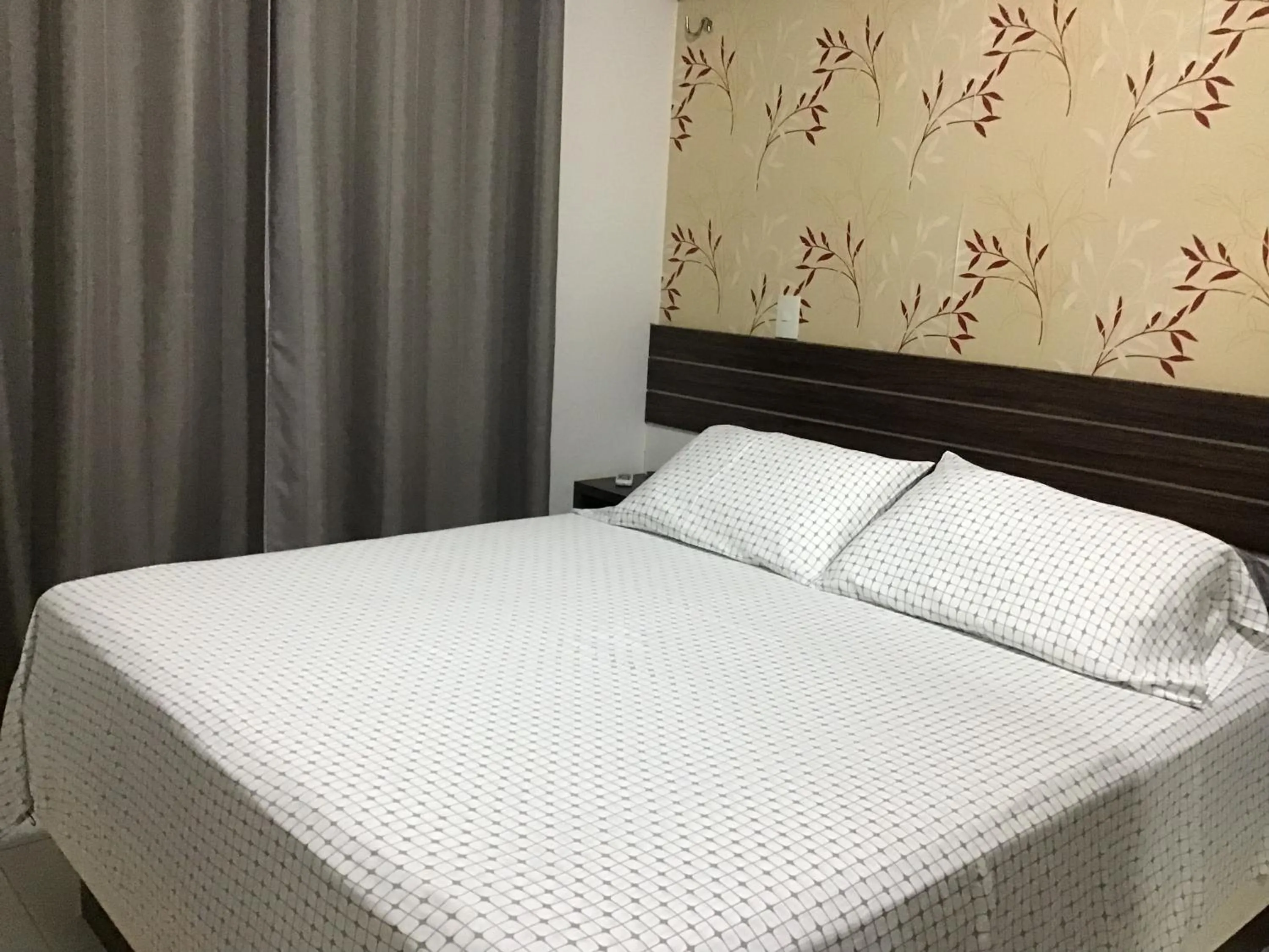 Living room, Bed in Condomínio Palm Beach