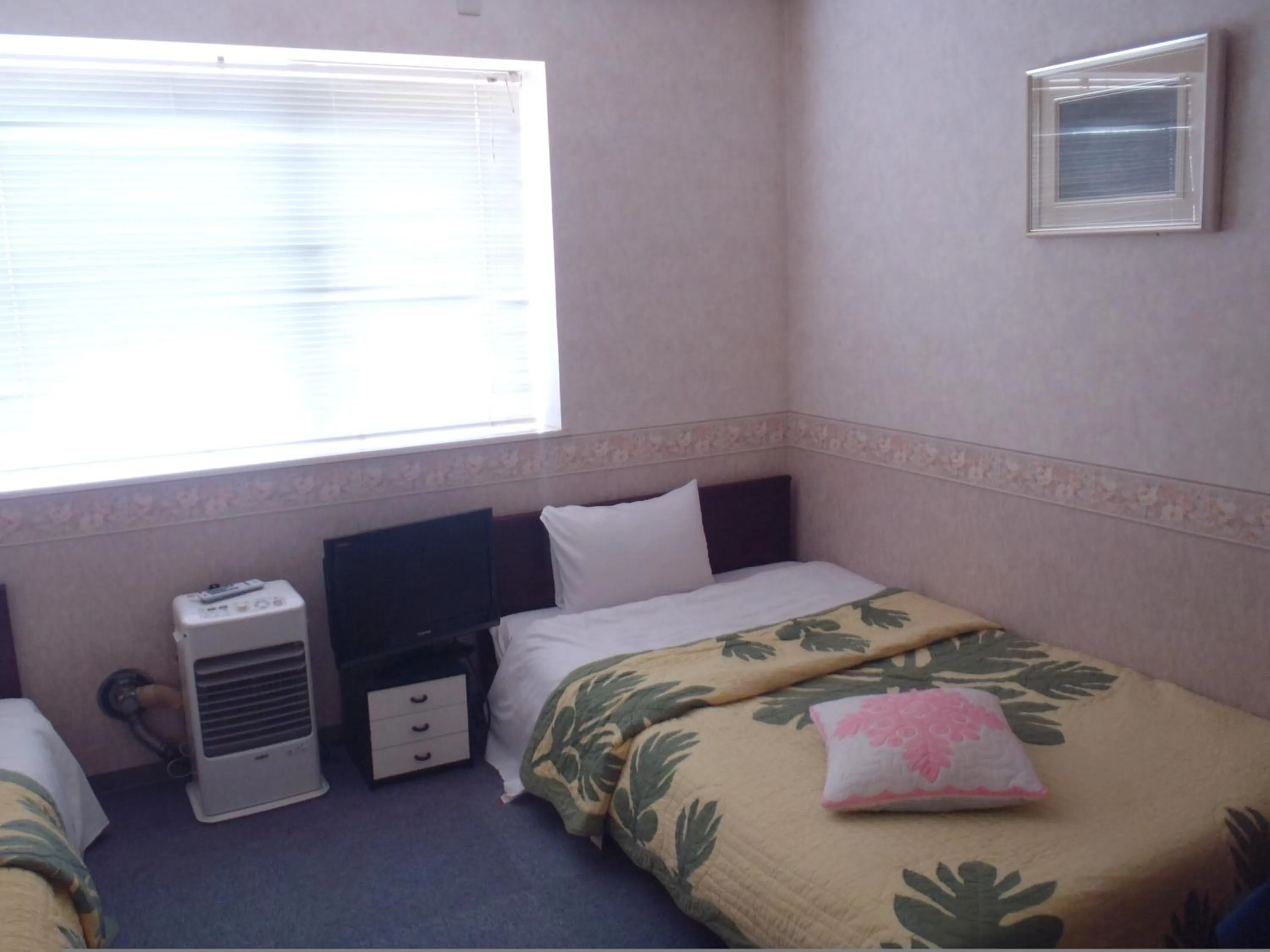 Bedroom, Bed in Pension Fryingpan