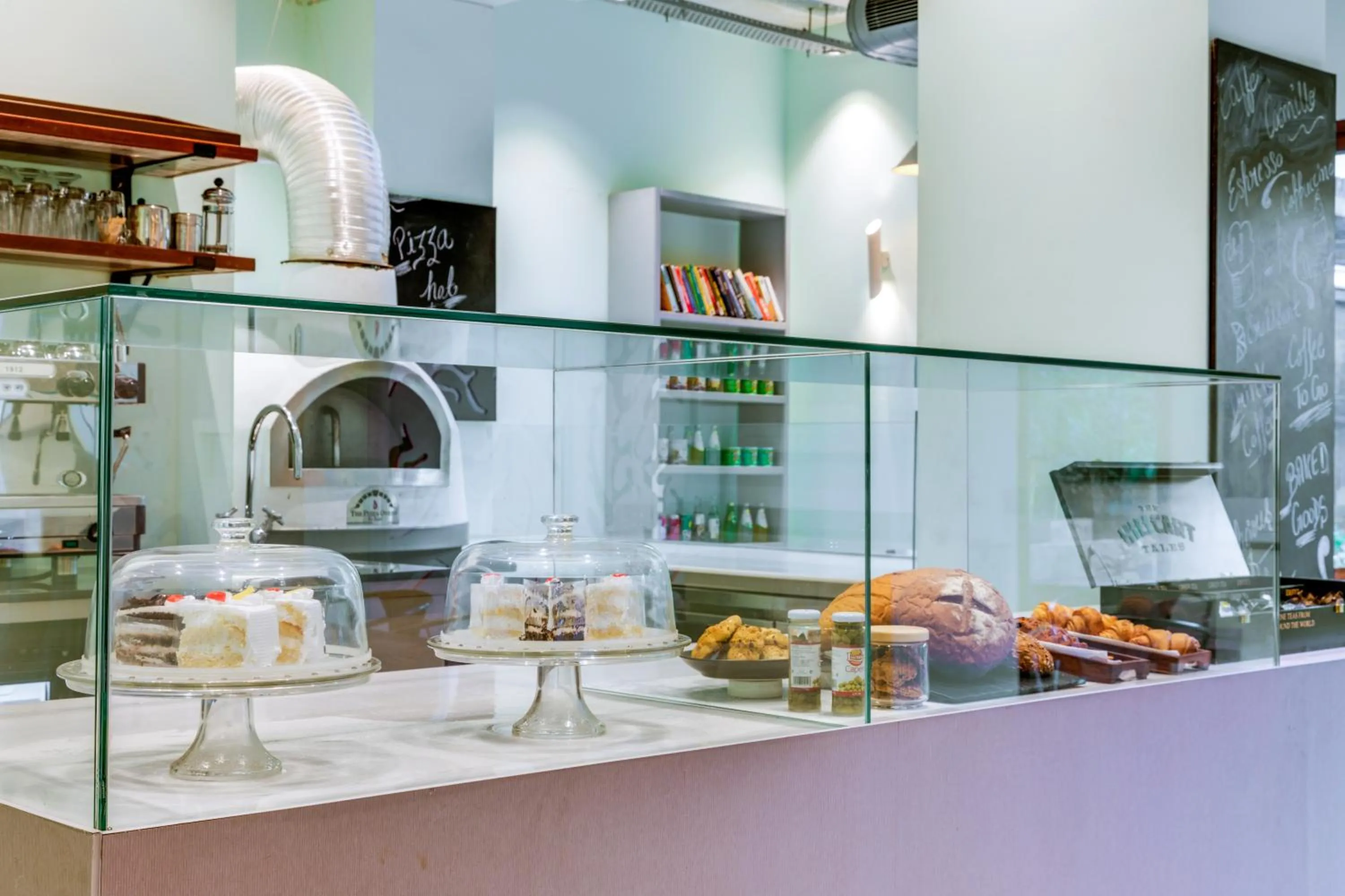 Food and drinks in The Manor - New Delhi