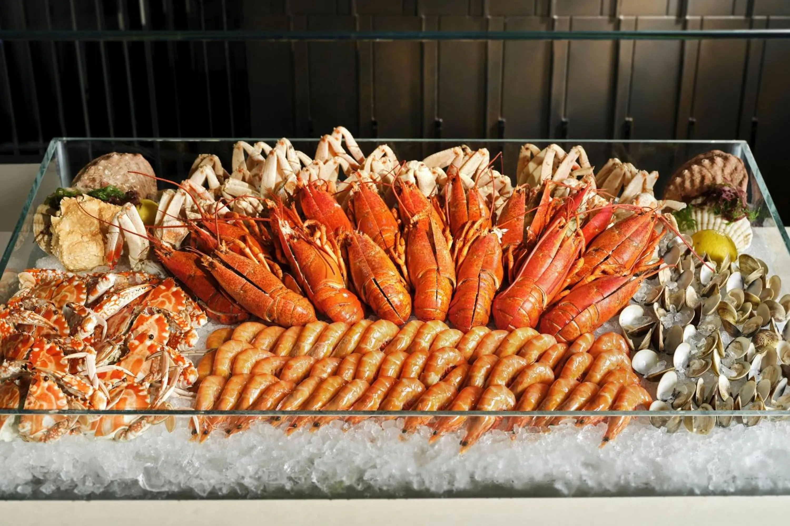 Restaurant/places to eat in The Ritz-Carlton, Hong Kong