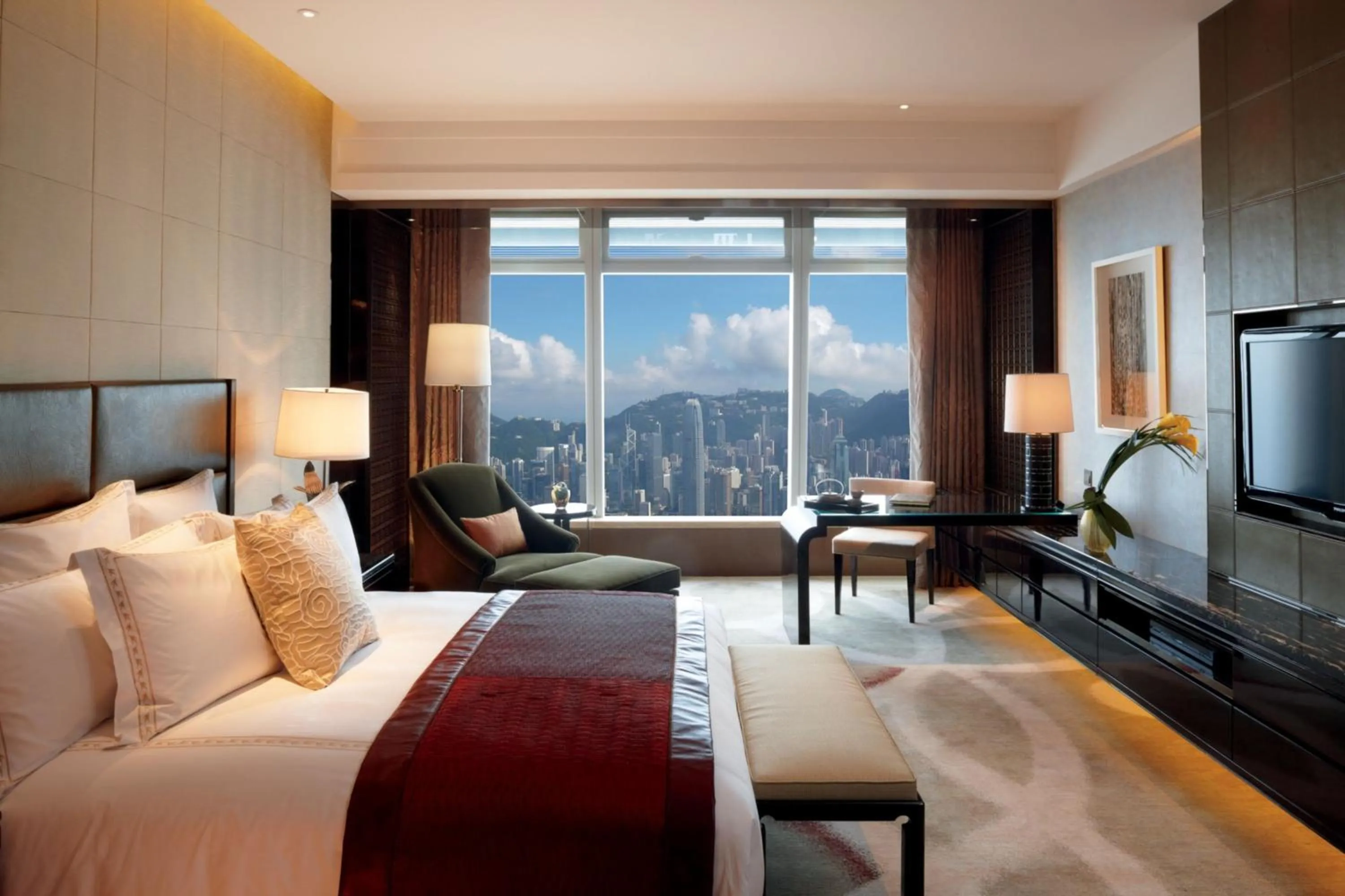 Photo of the whole room, Bed in The Ritz-Carlton, Hong Kong
