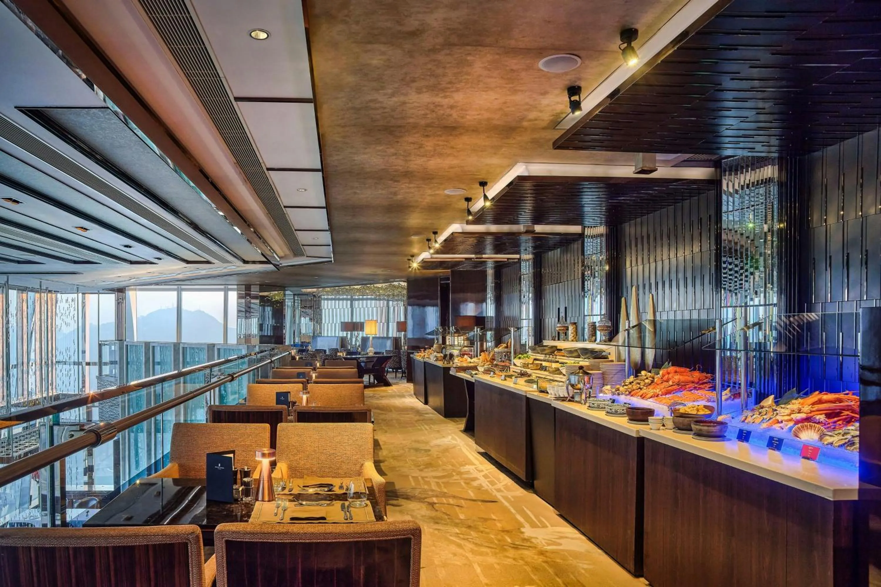 Restaurant/places to eat in The Ritz-Carlton, Hong Kong