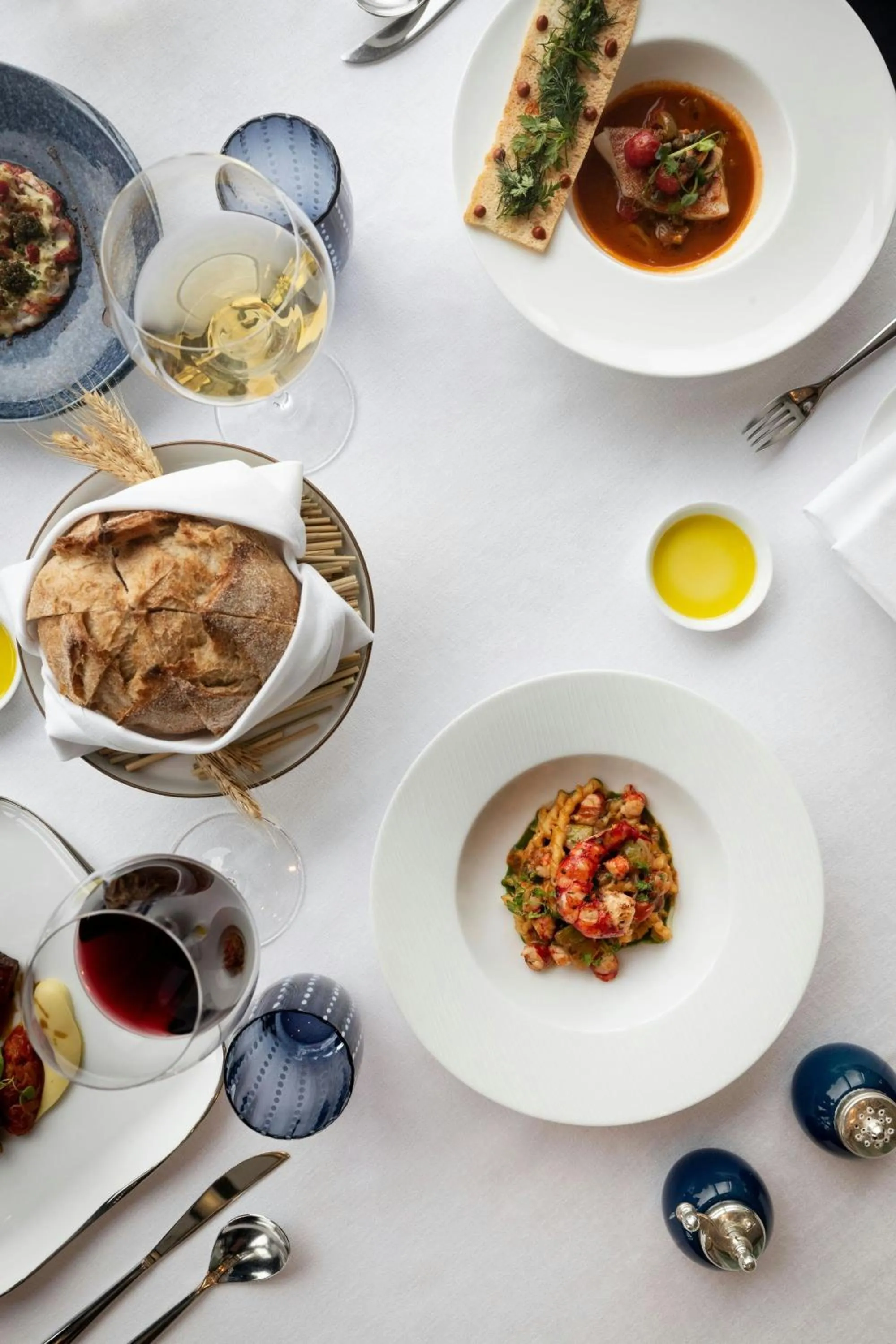 Restaurant/places to eat in The Ritz-Carlton, Hong Kong