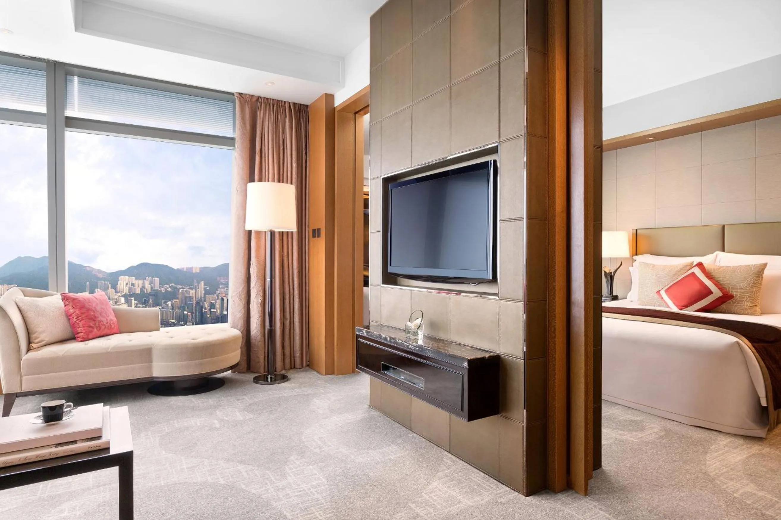 TV and multimedia, Bed in The Ritz-Carlton, Hong Kong