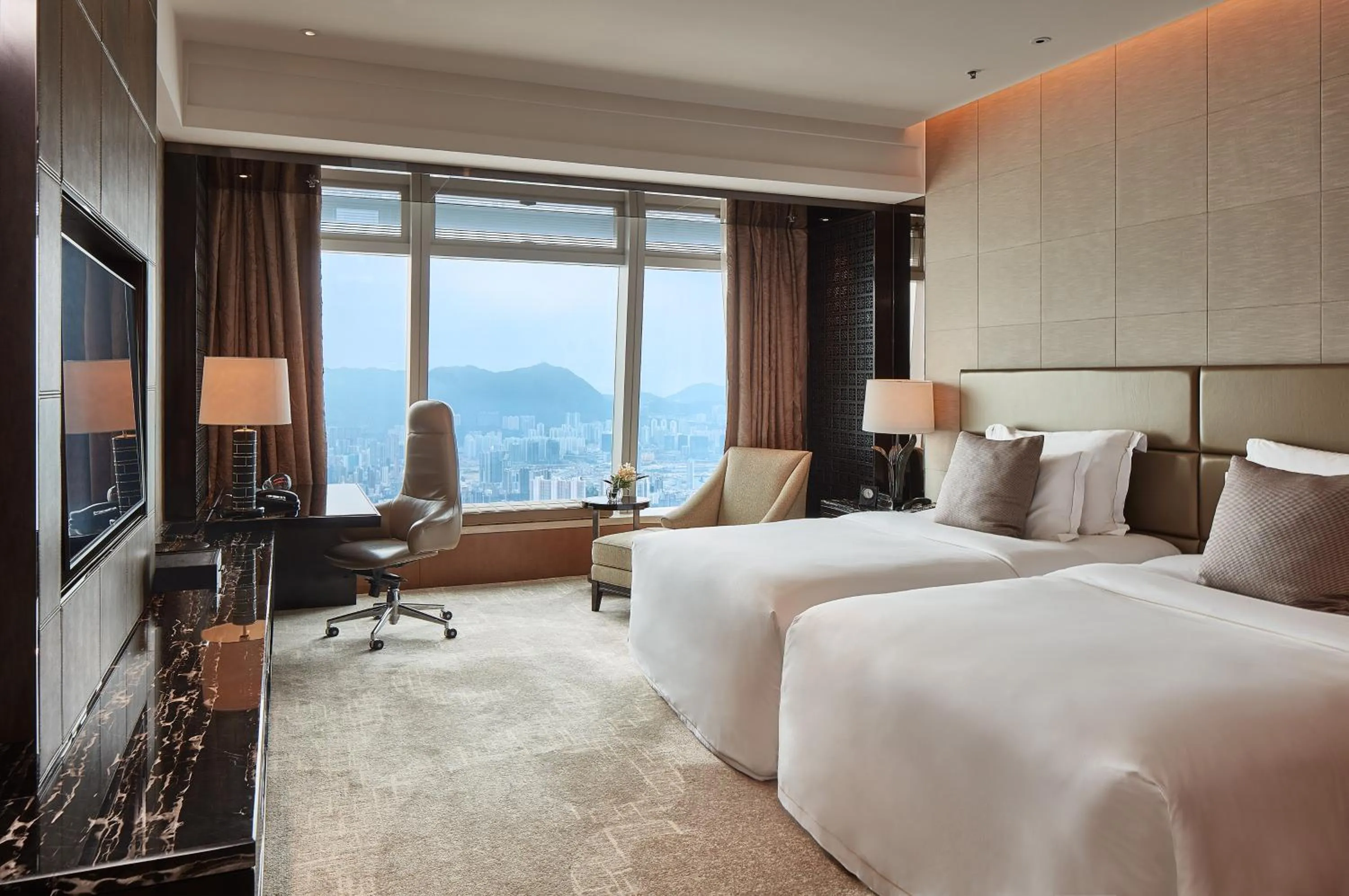 TV and multimedia, Bed in The Ritz-Carlton, Hong Kong