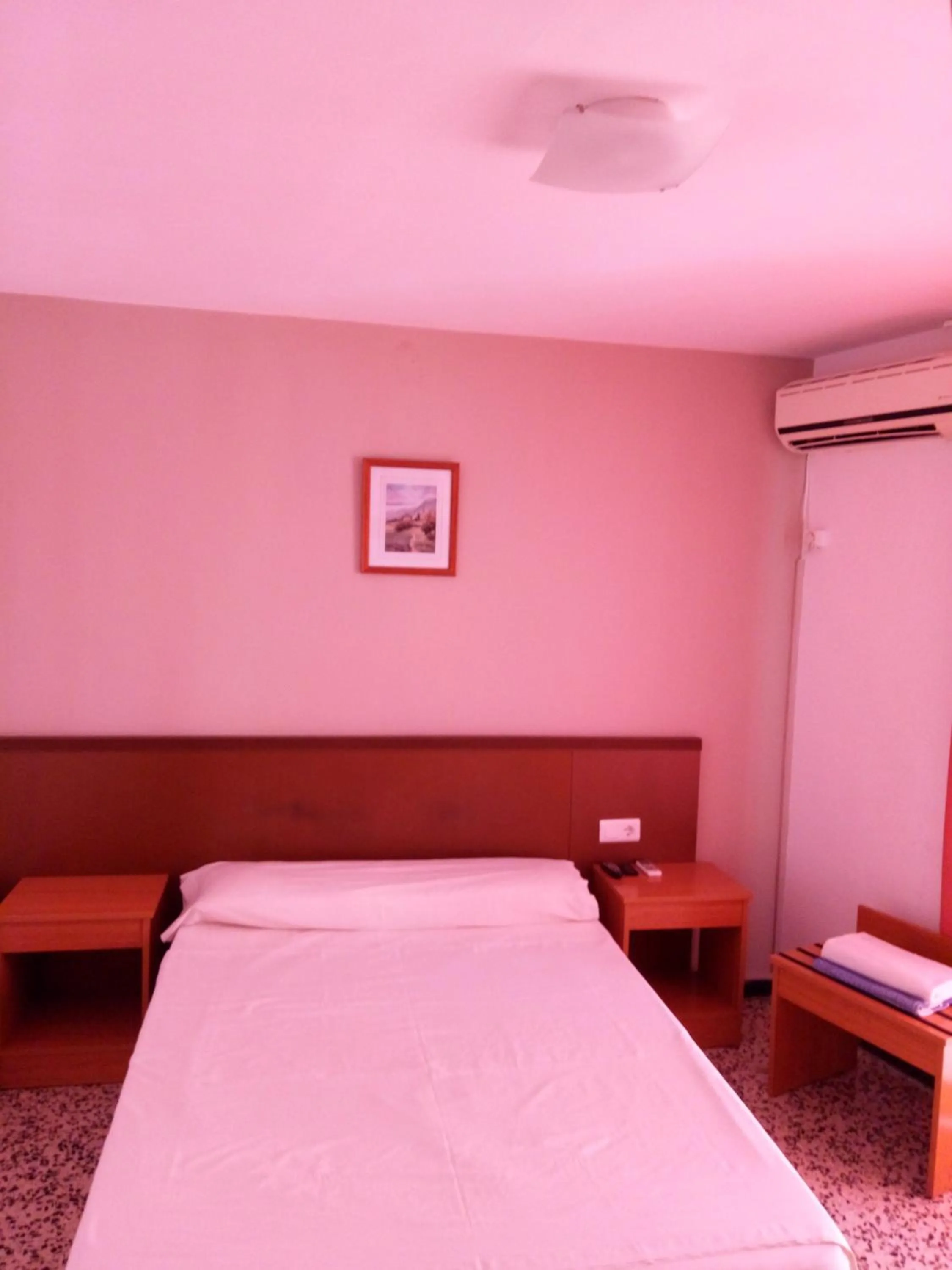 Bedroom, Bed in Hotel Iris