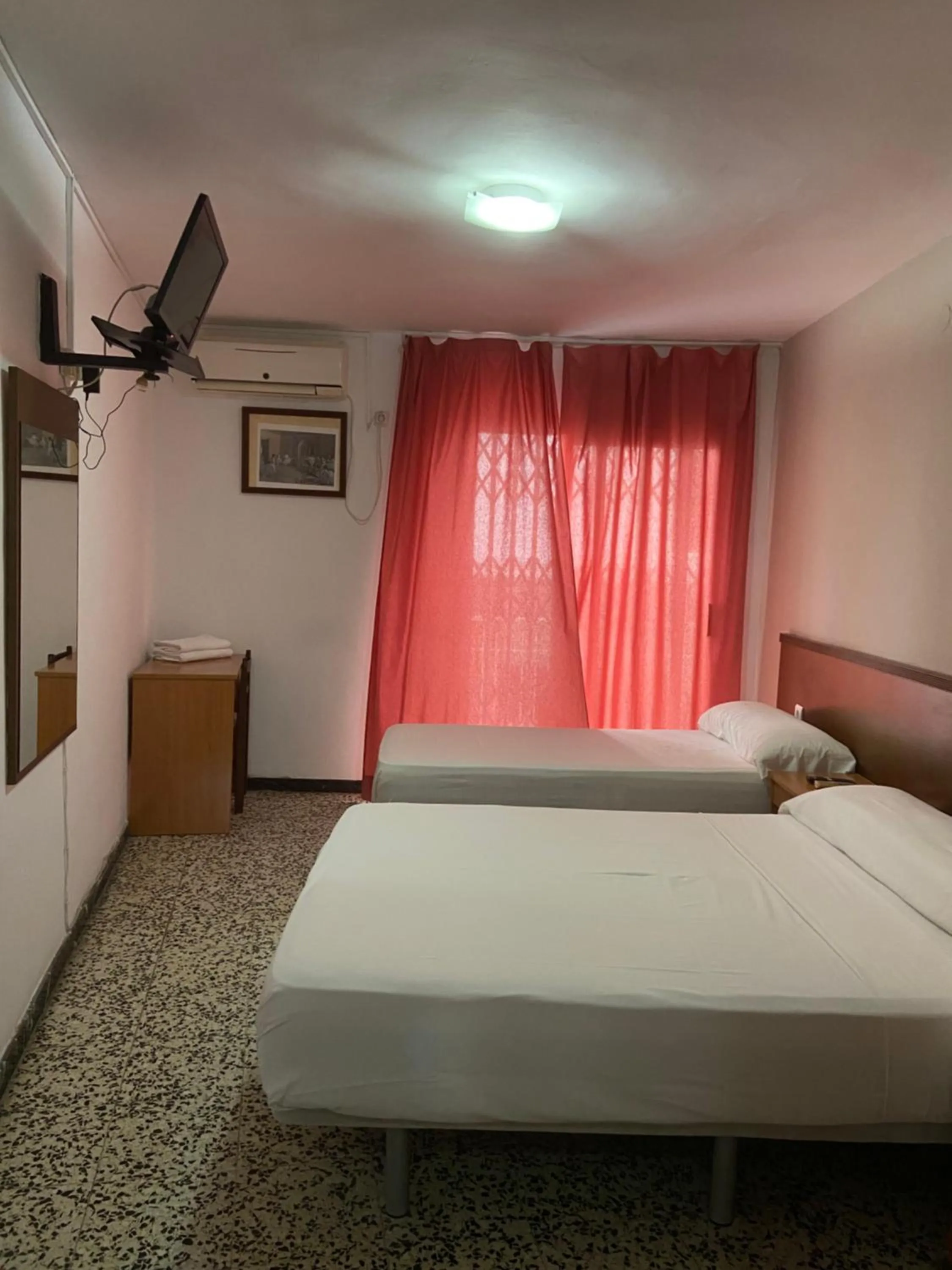 Bedroom, Bed in Hotel Iris