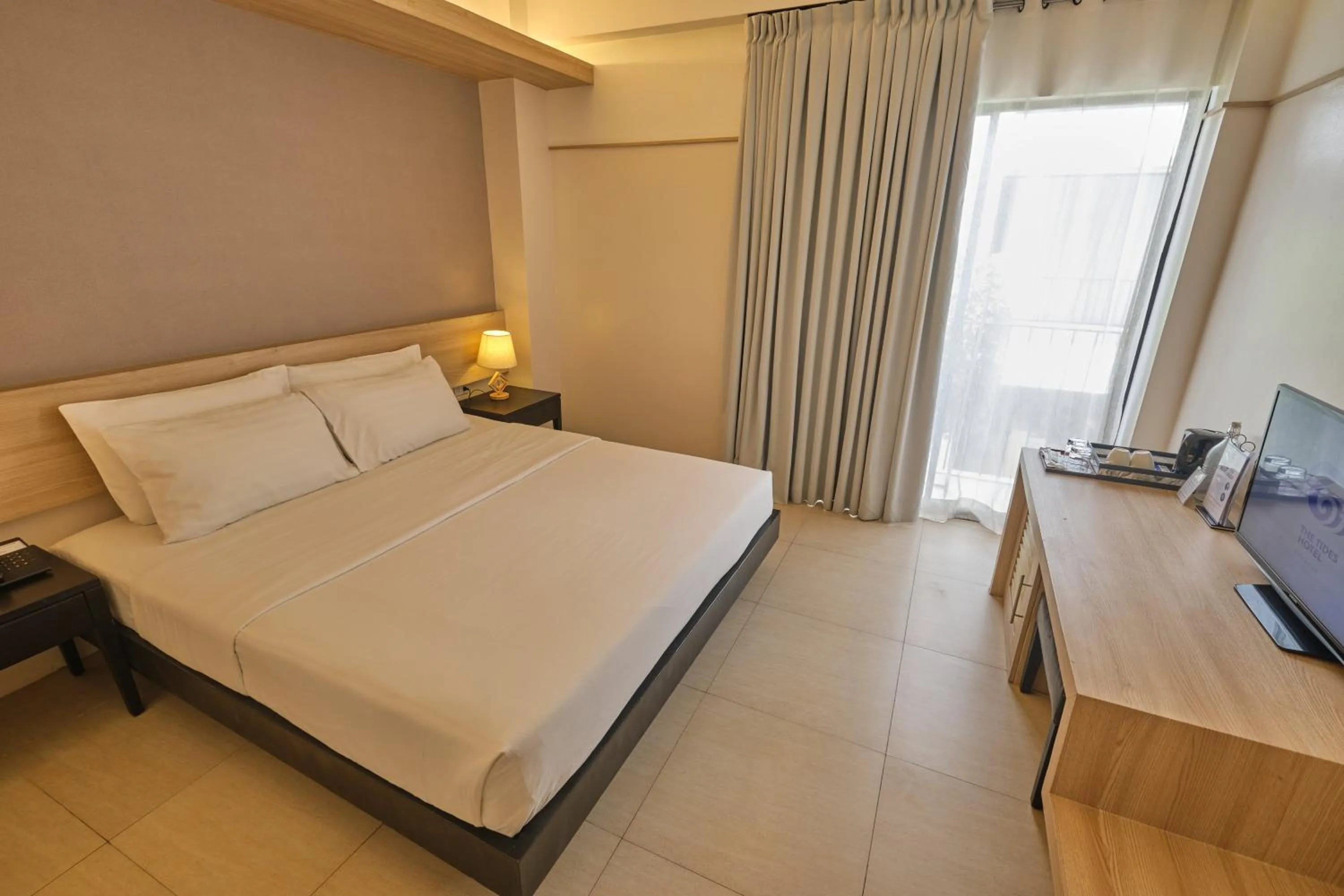 Bed in The Tides Hotel Boracay