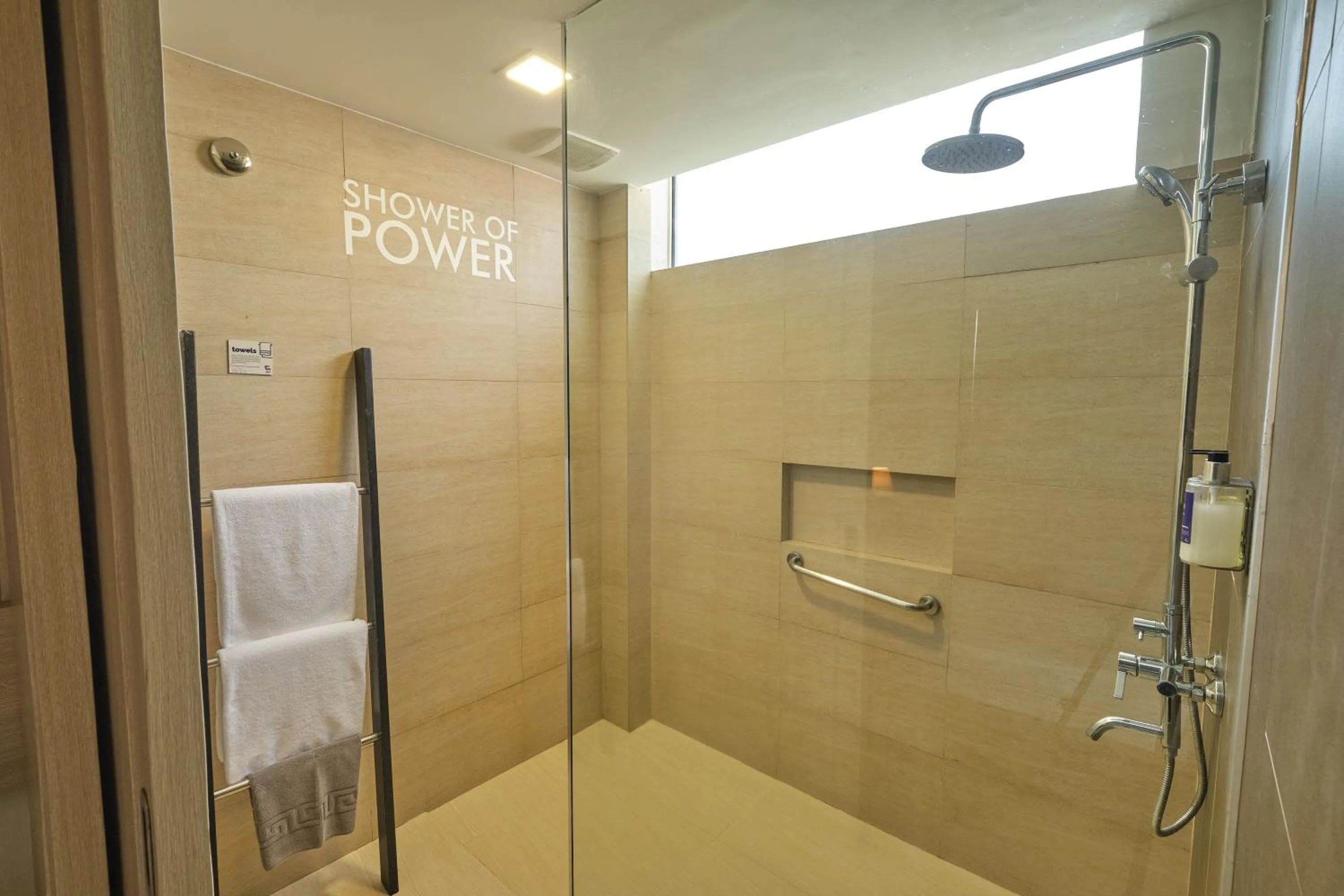 Shower in The Tides Hotel Boracay
