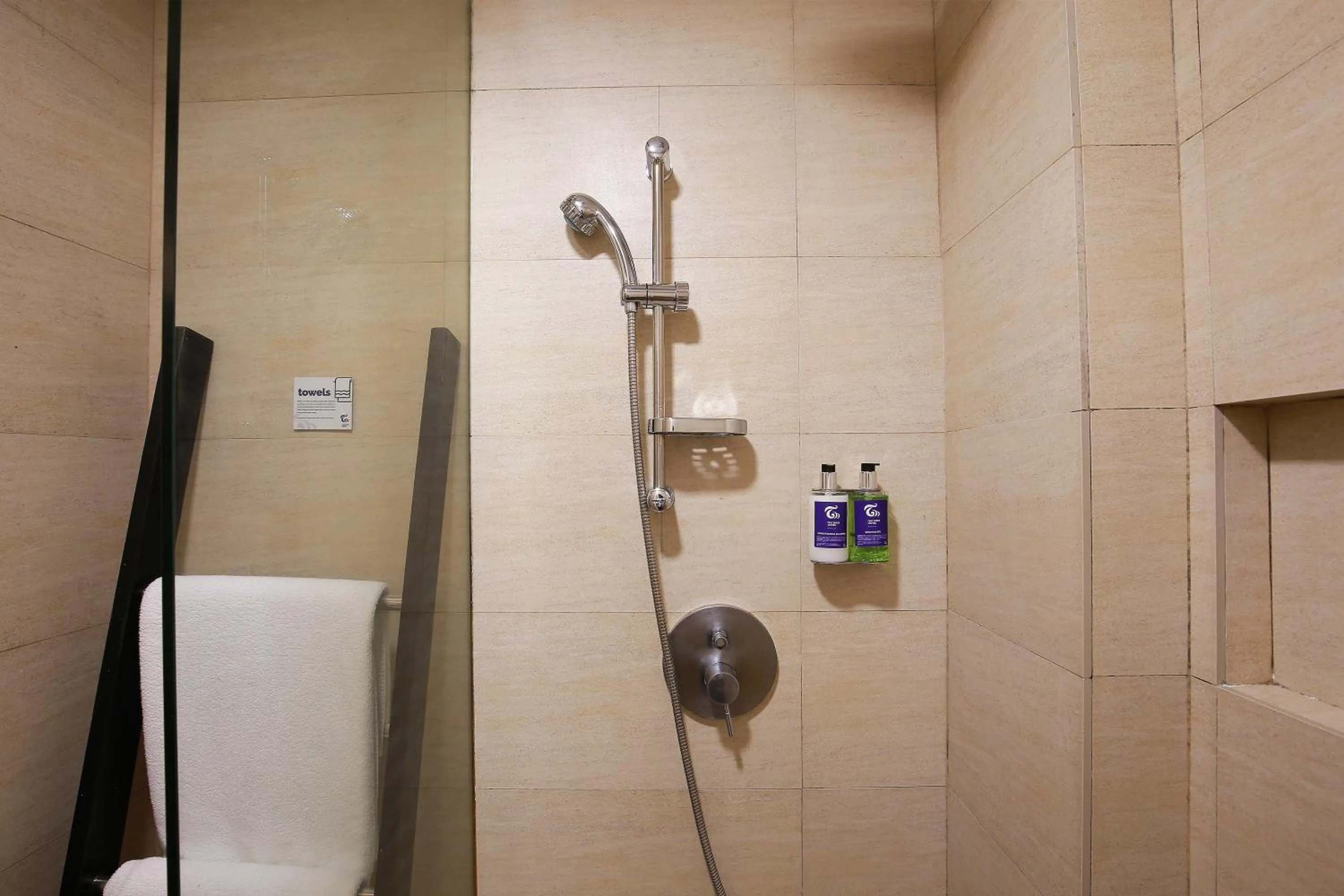 Shower in The Tides Hotel Boracay