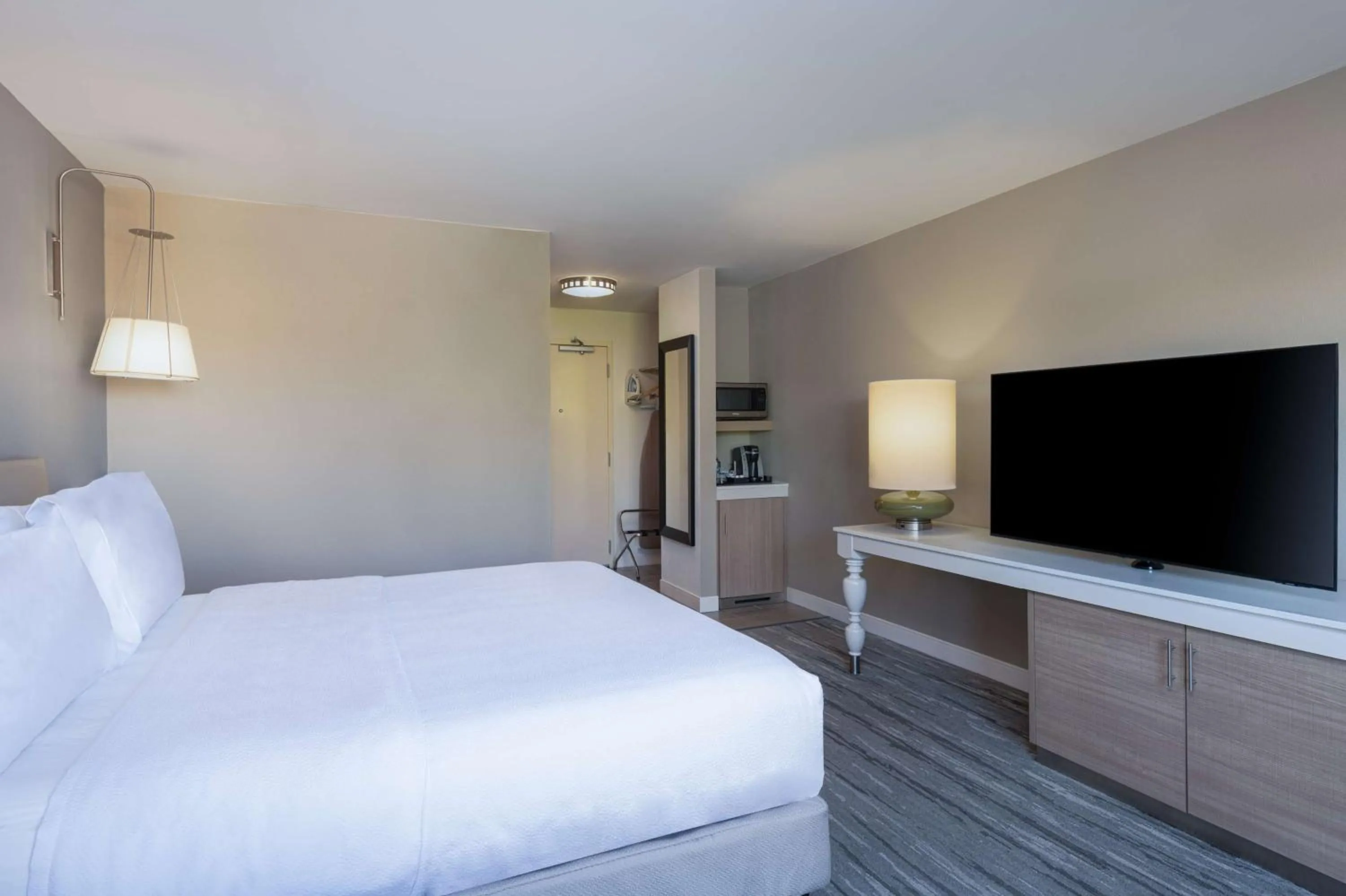 Bed in Hilton Garden Inn Saint Charles