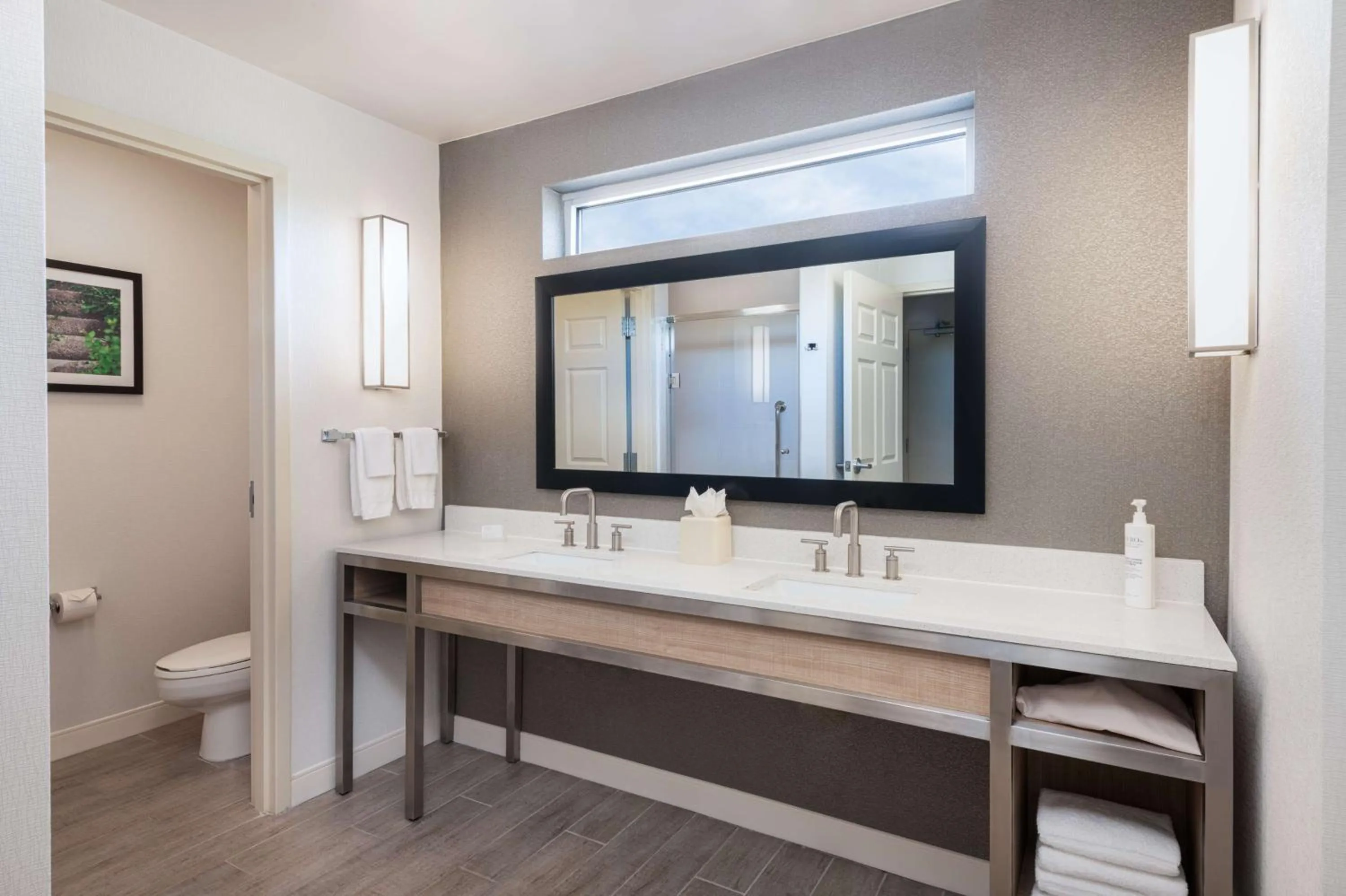 Bathroom in Hilton Garden Inn Saint Charles