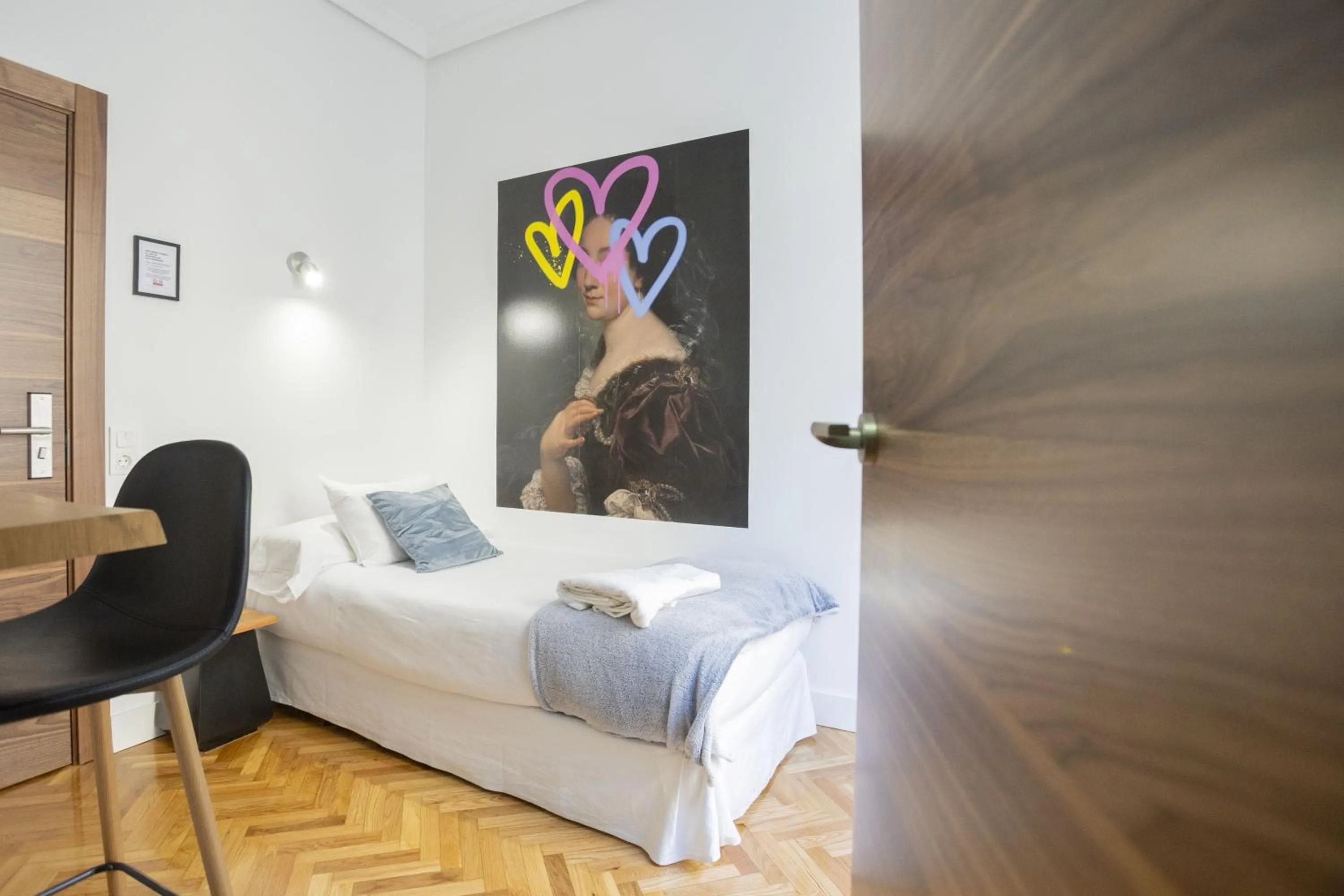 Photo of the whole room, Bed in Hispano Gran Vía