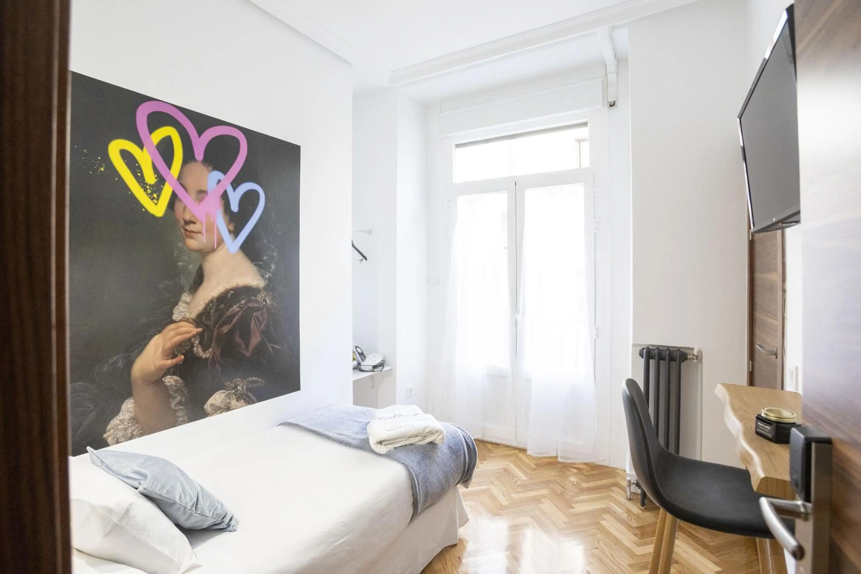 Photo of the whole room, Bed in Hispano Gran Vía