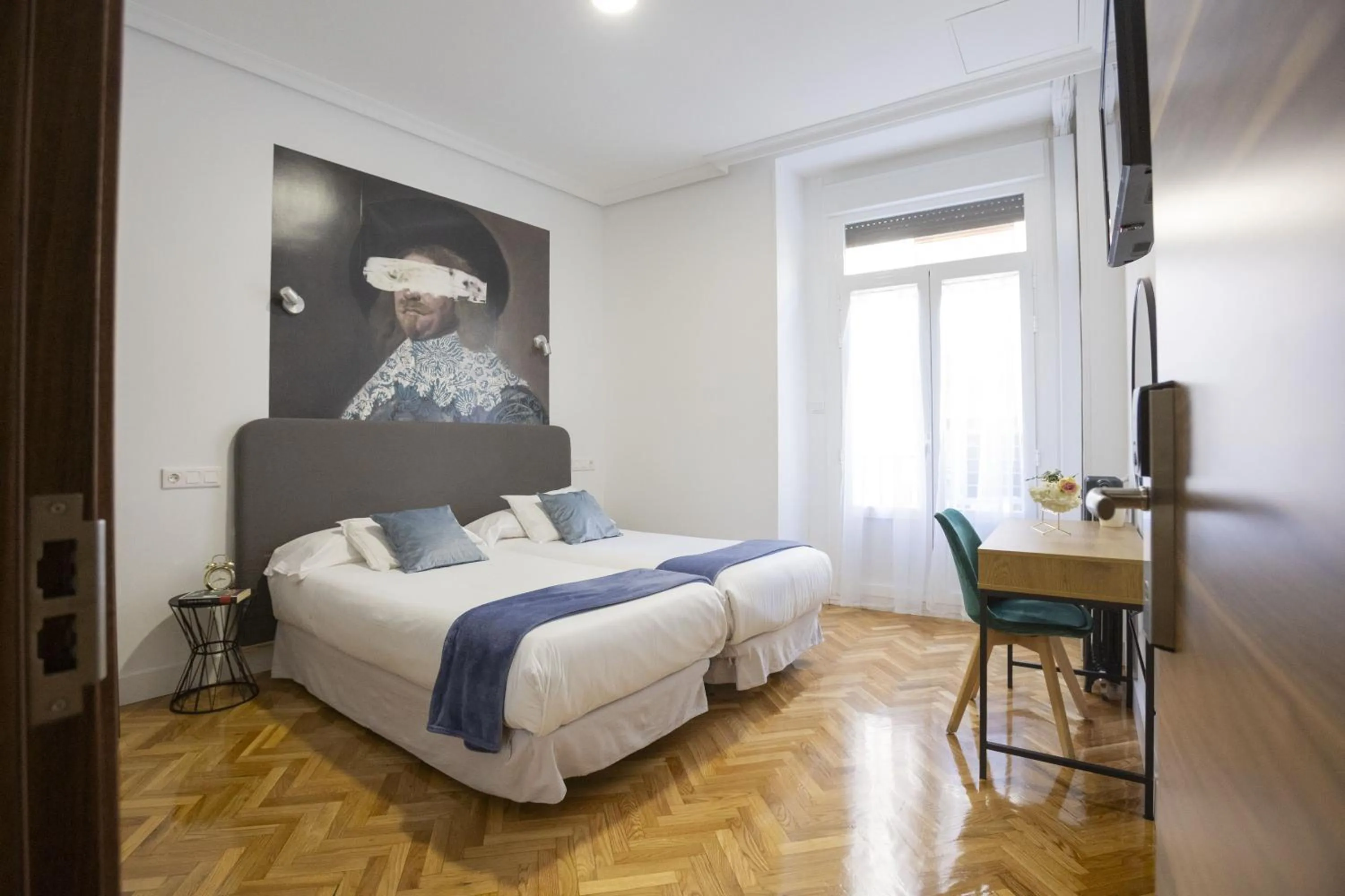 Photo of the whole room, Bed in Hispano Gran Vía