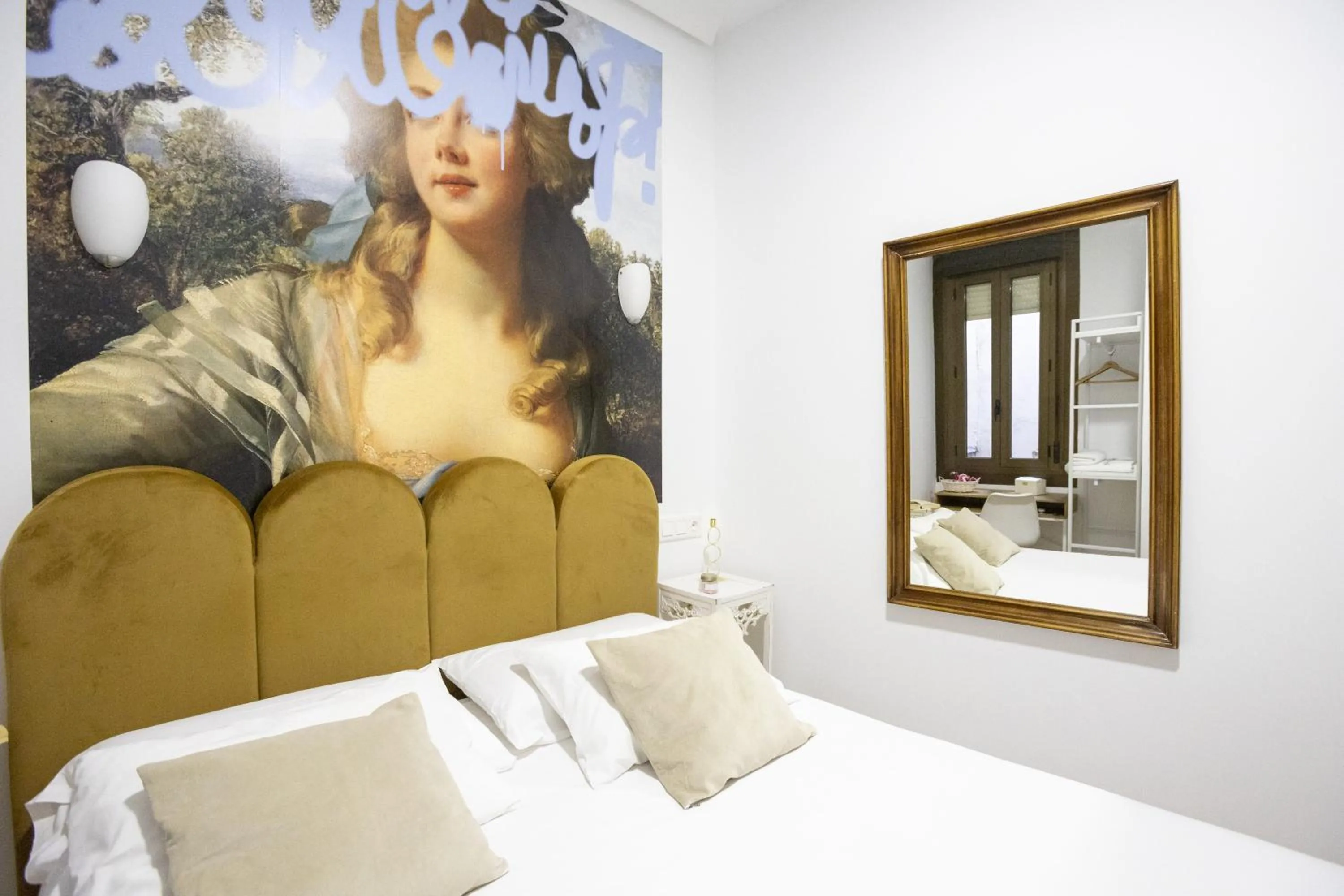 Photo of the whole room, Bed in Hispano Gran Vía