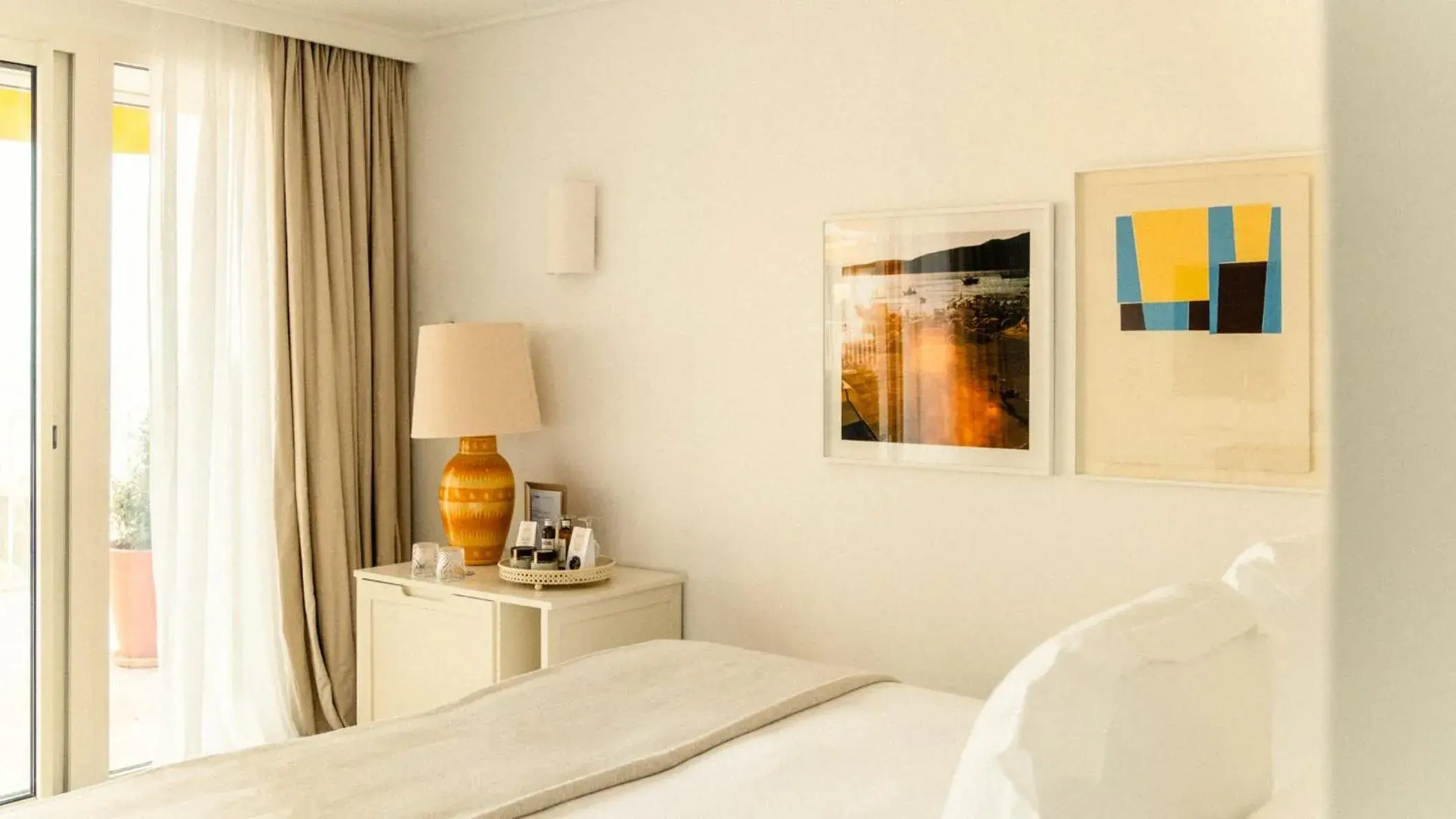 Deluxe - single occupancy - Sea Level in Les Roches Rouges, a Beaumier hotel Deluxe - single occupancy - Sea Level in Les Roches Rouges, a Beaumier hotel