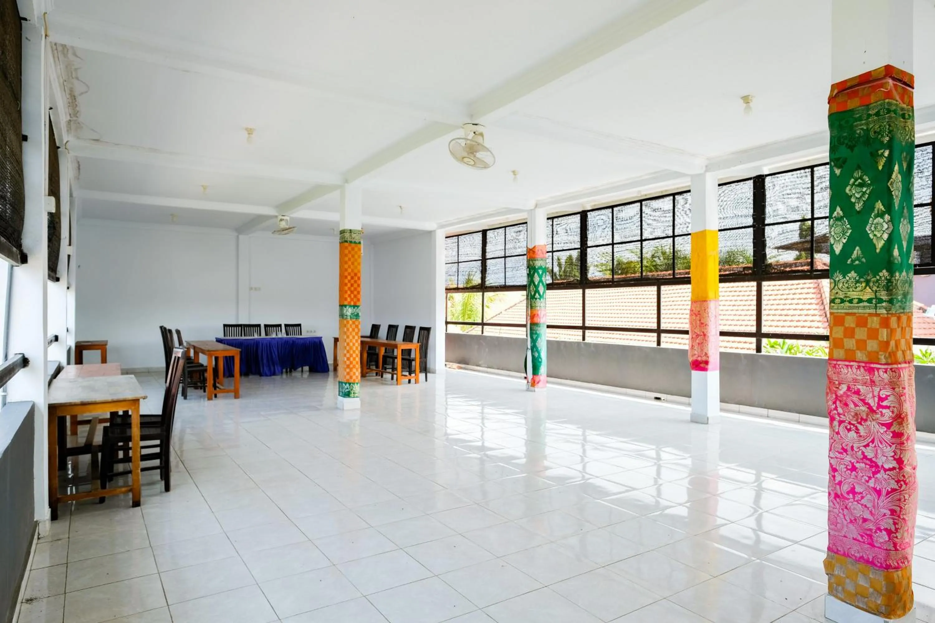 Meeting/conference room in RedDoorz Plus @ Singaraja