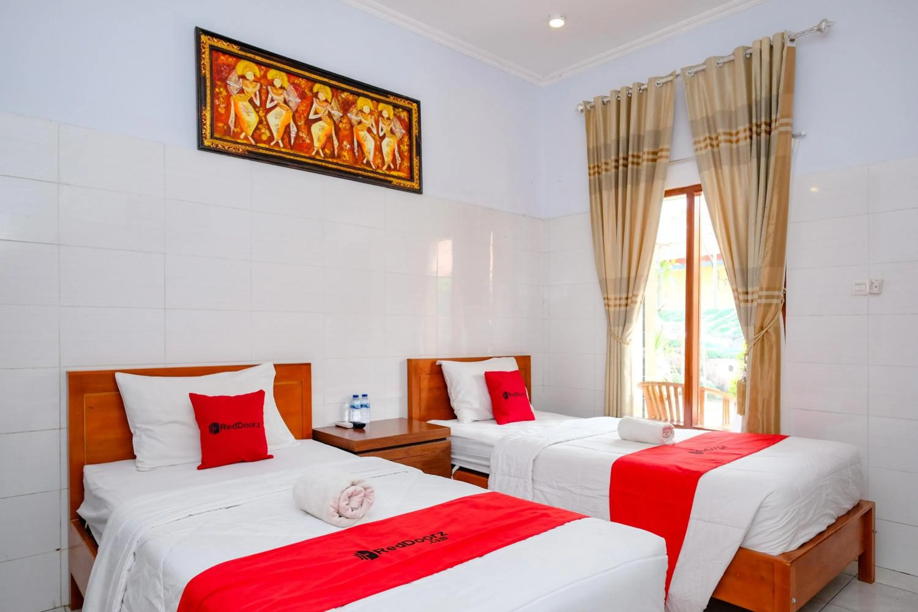 Bedroom, Bed in RedDoorz Plus @ Singaraja